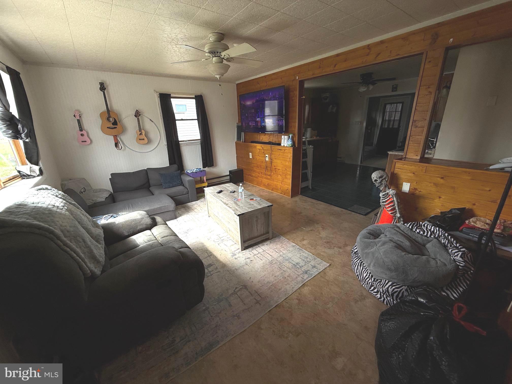 321 W CHESTNUT STREET