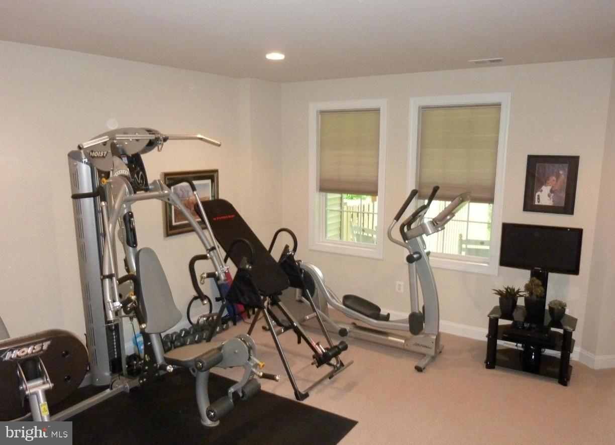 KINCAID FOREST - Residential Lease