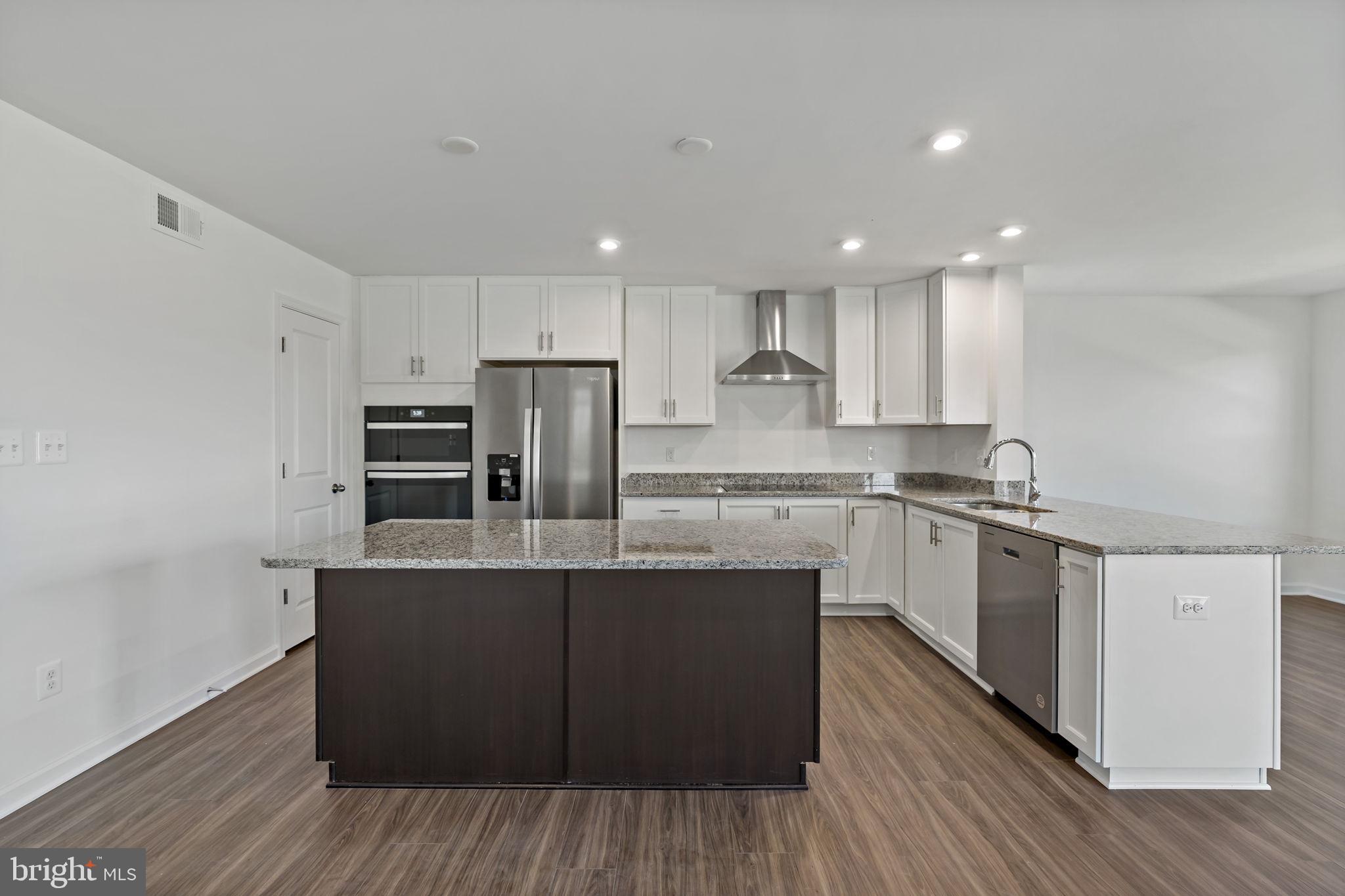 SOUTH BROOK - Residential