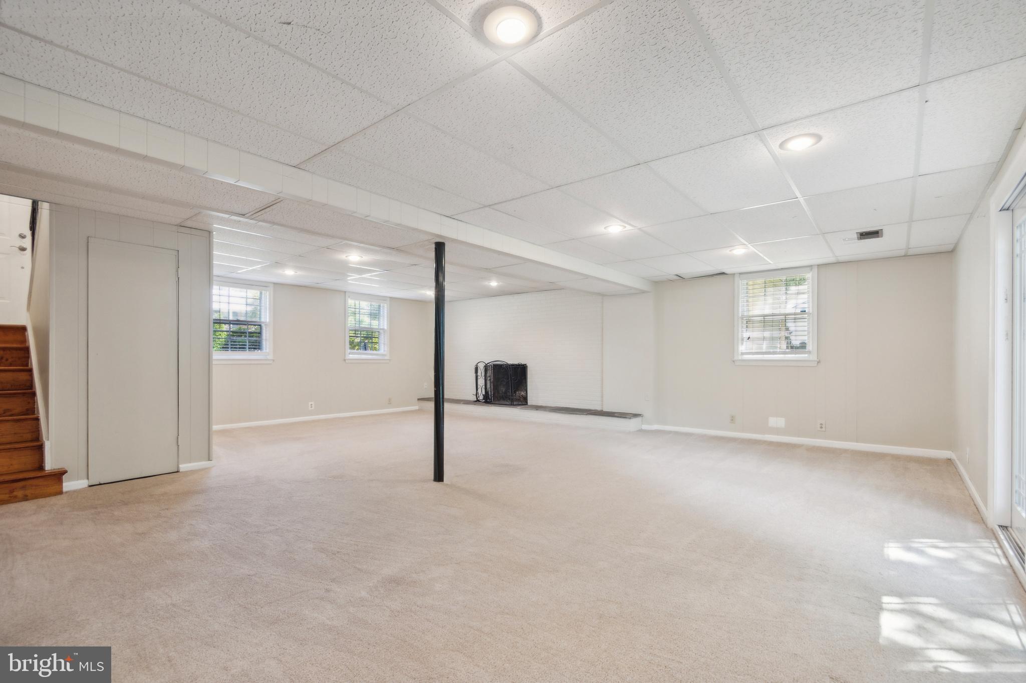 WILLOW WOODS - Residential Lease