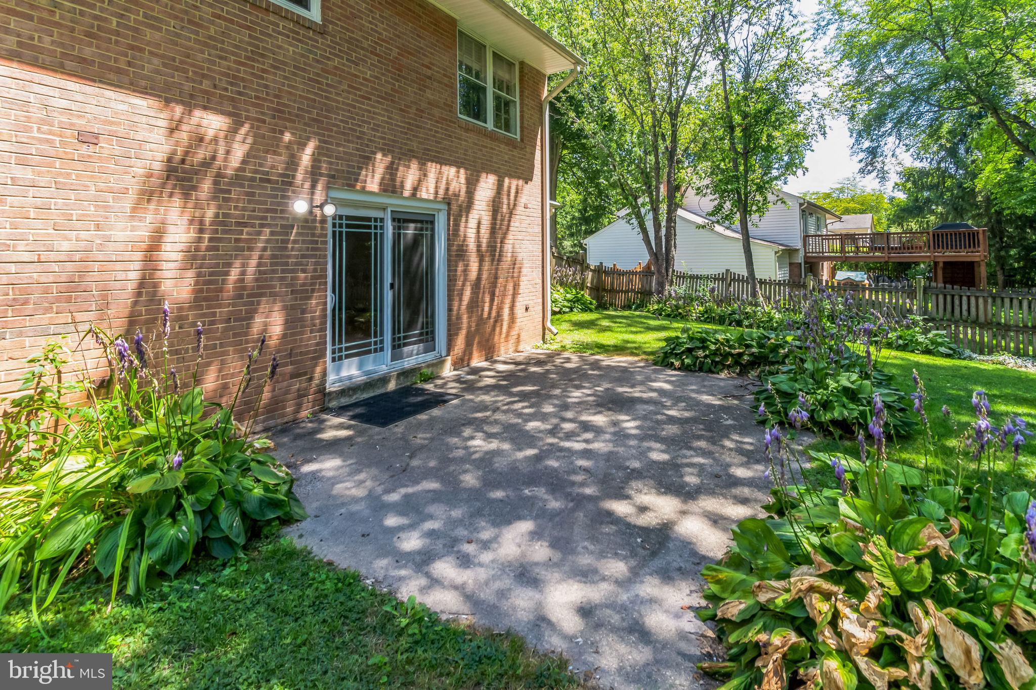 WILLOW WOODS - Residential Lease