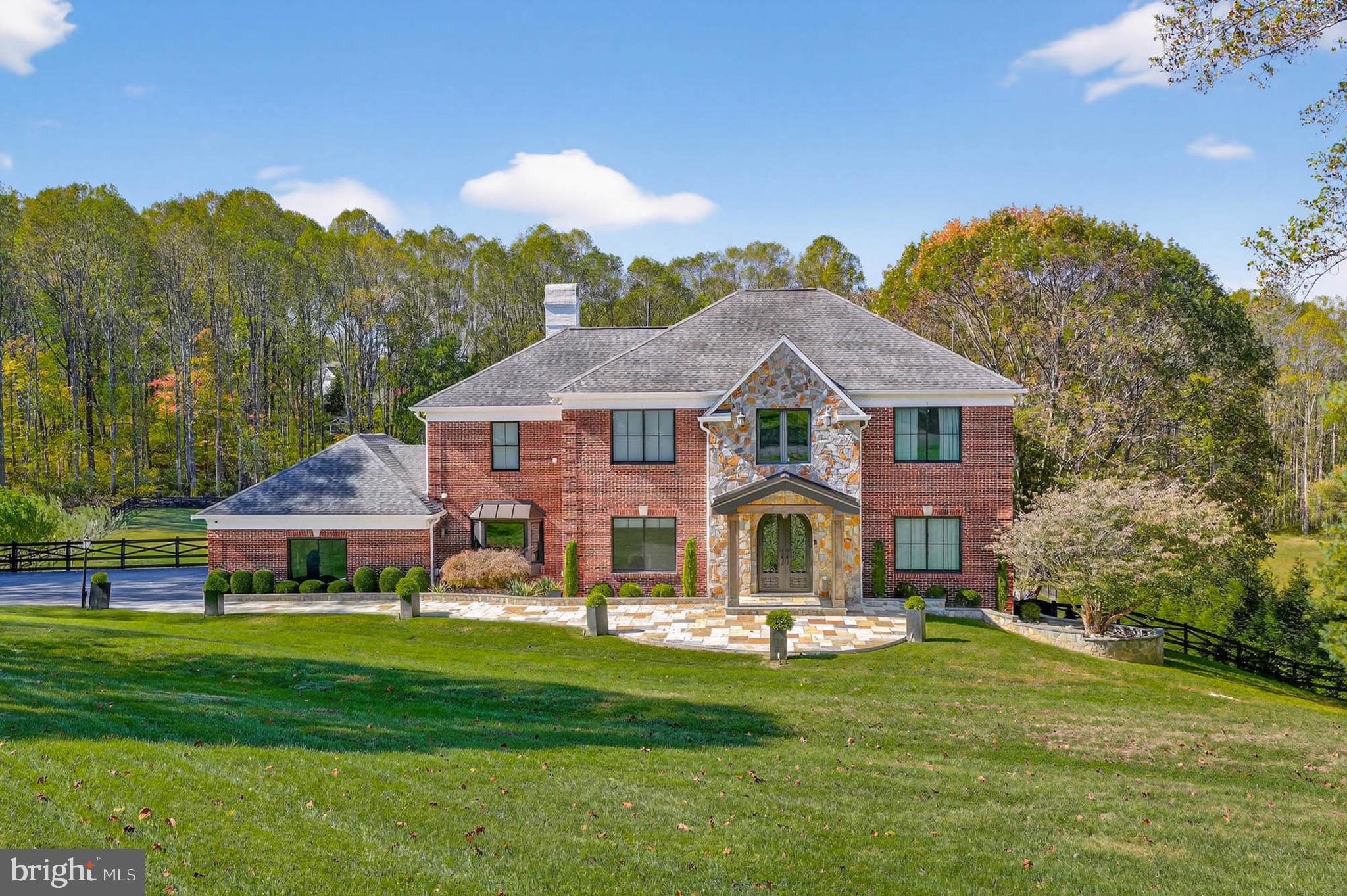 7652 GREENDELL LANE