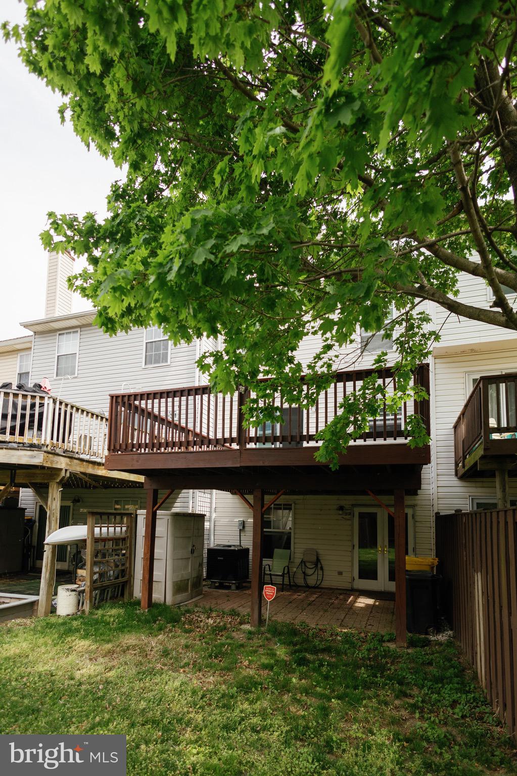 STONEY BEACH - Residential