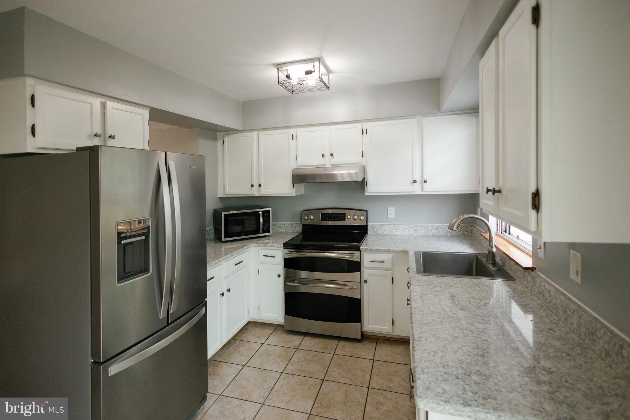 STONEY BEACH - Residential