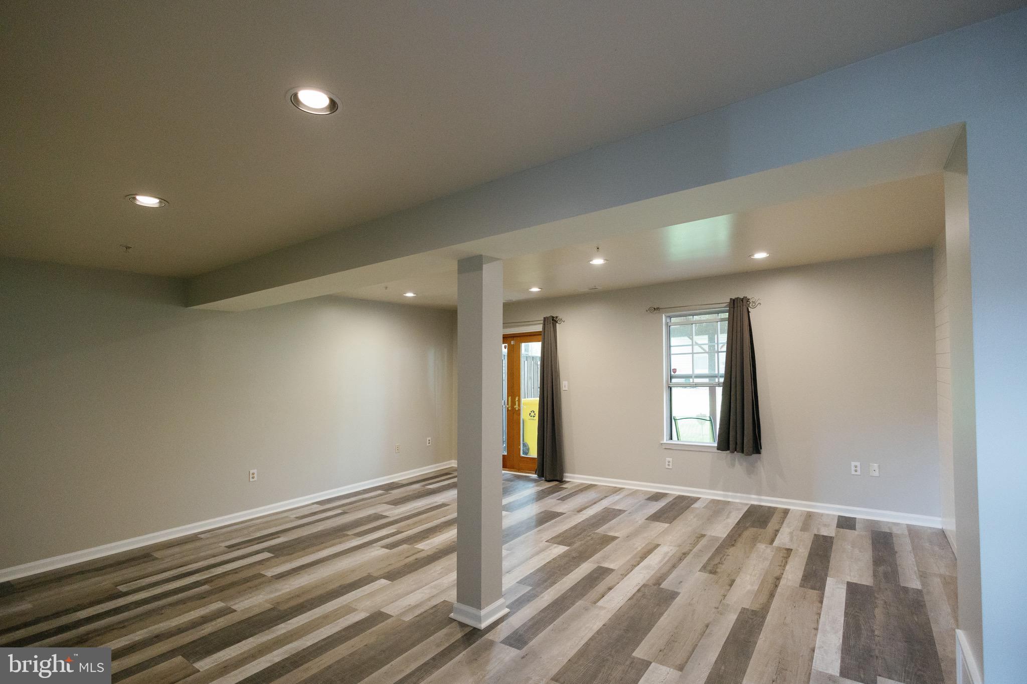 STONEY BEACH - Residential