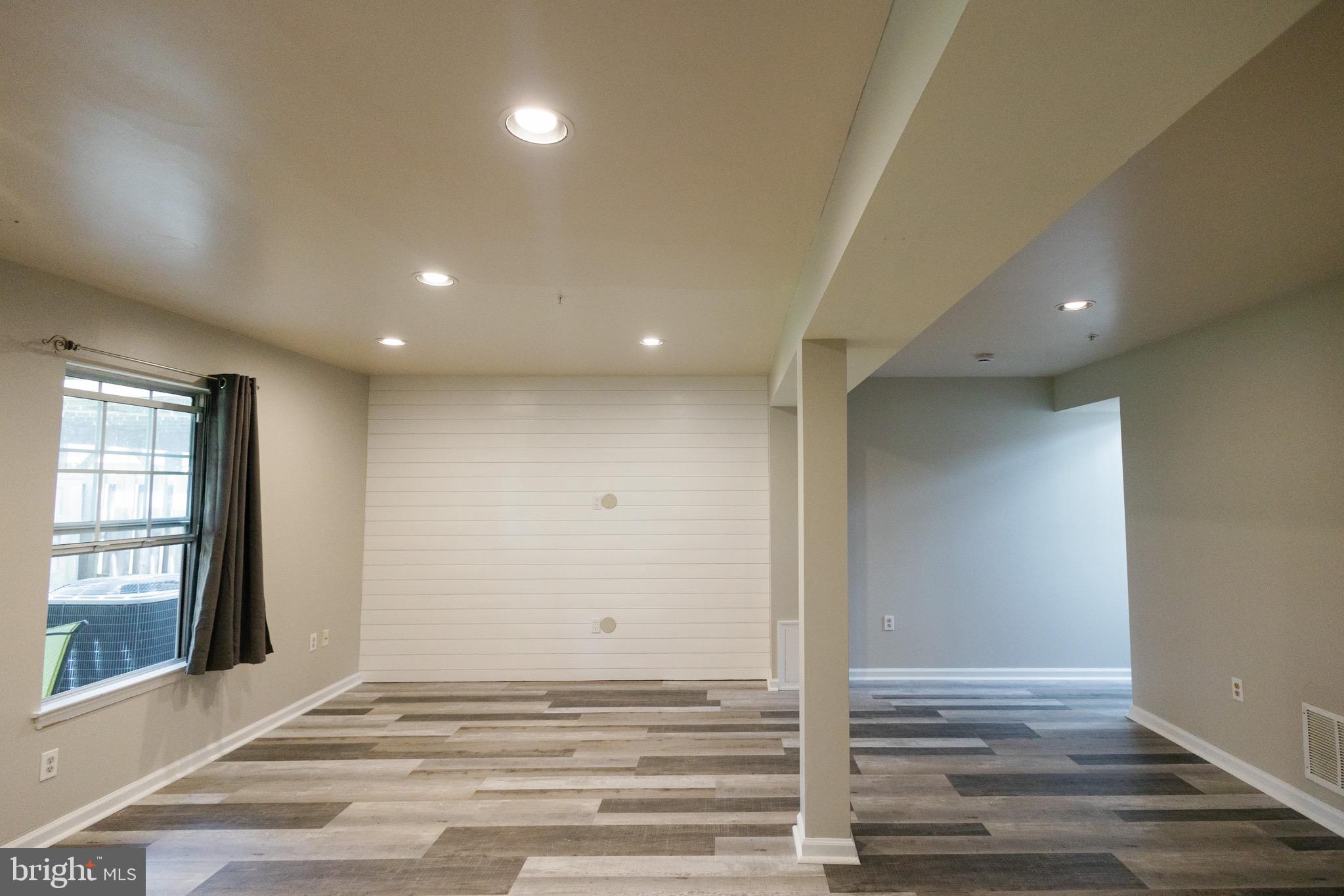 STONEY BEACH - Residential