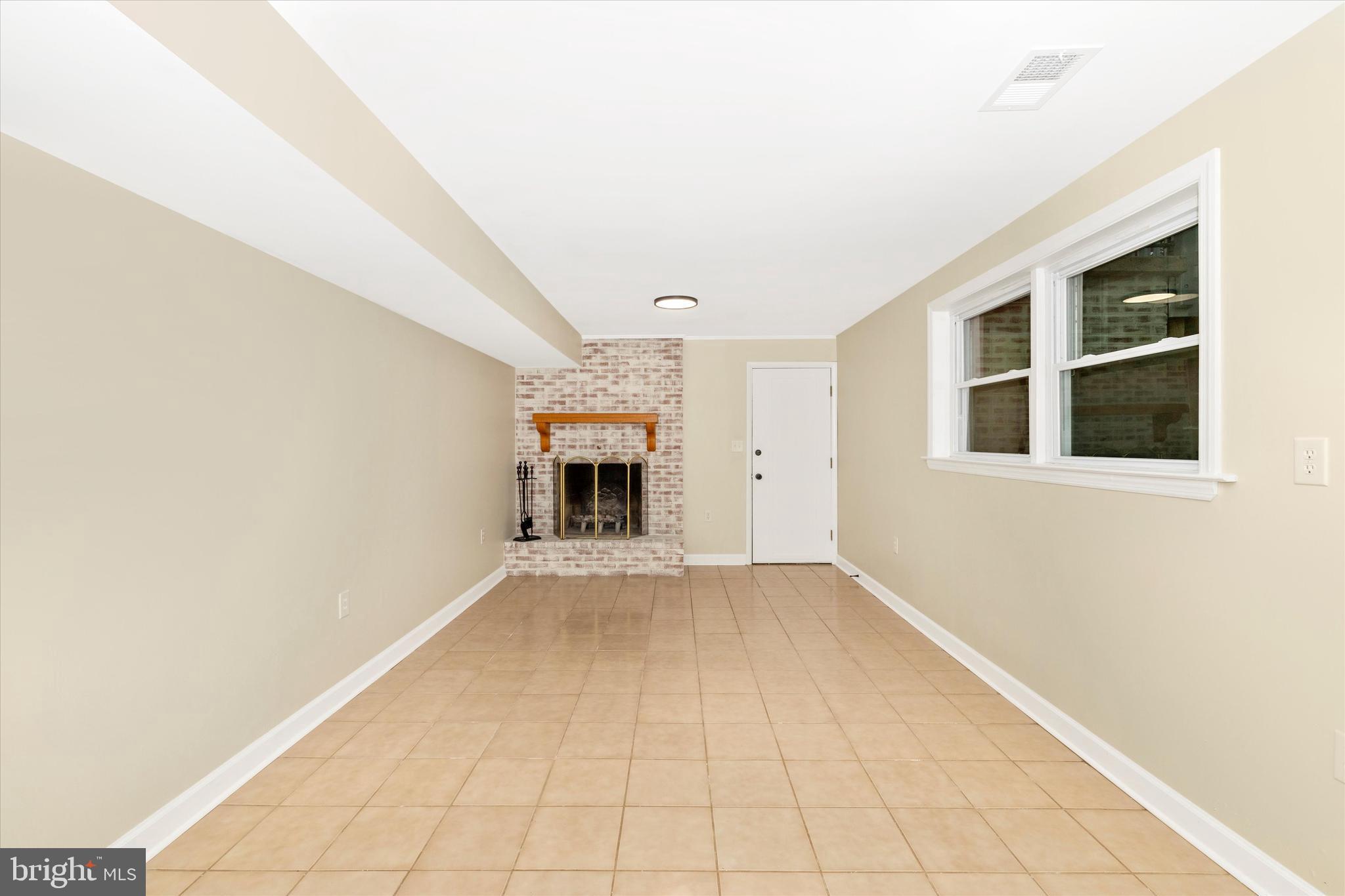 BROADVIEW ACRES - Residential