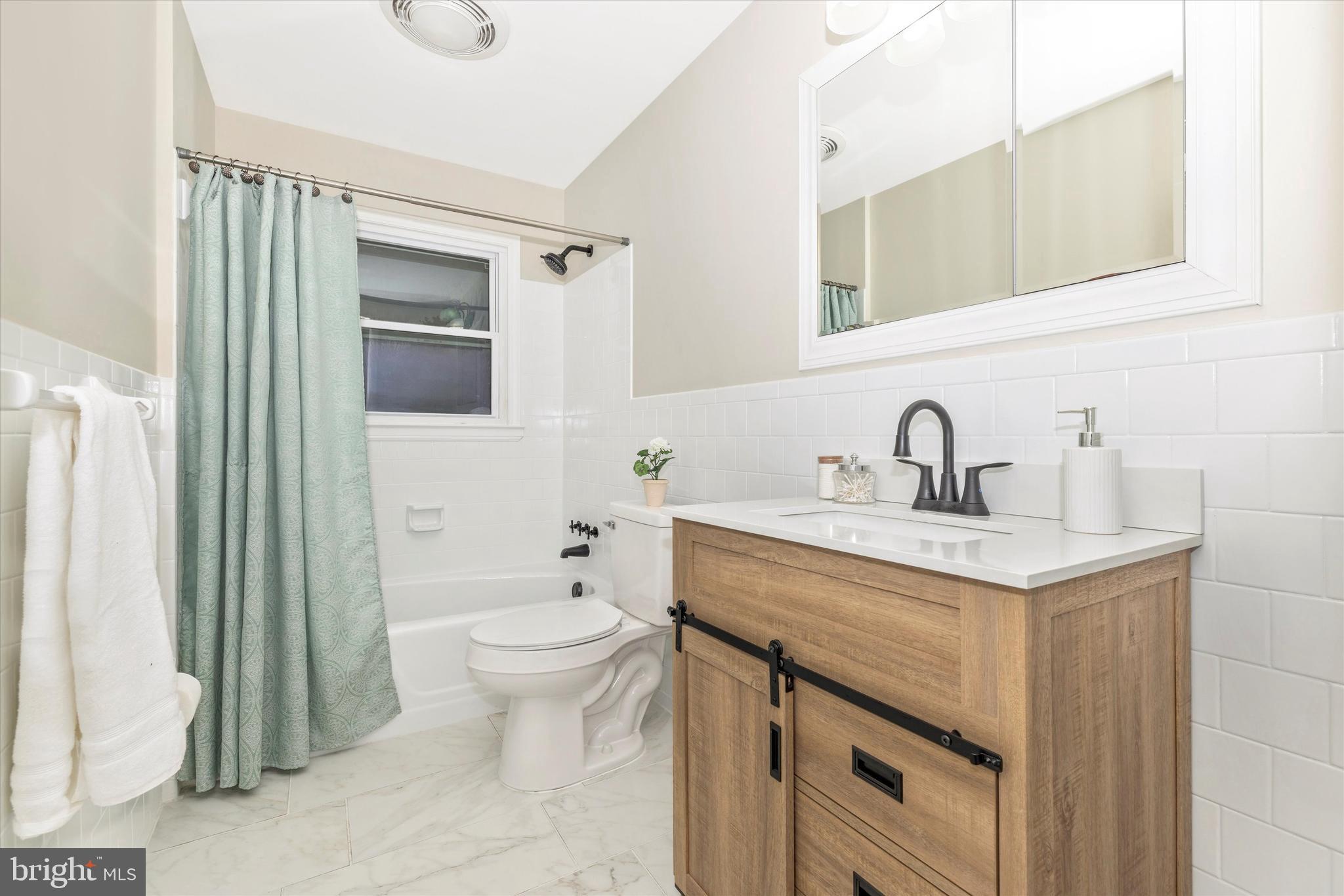 BROADVIEW ACRES - Residential