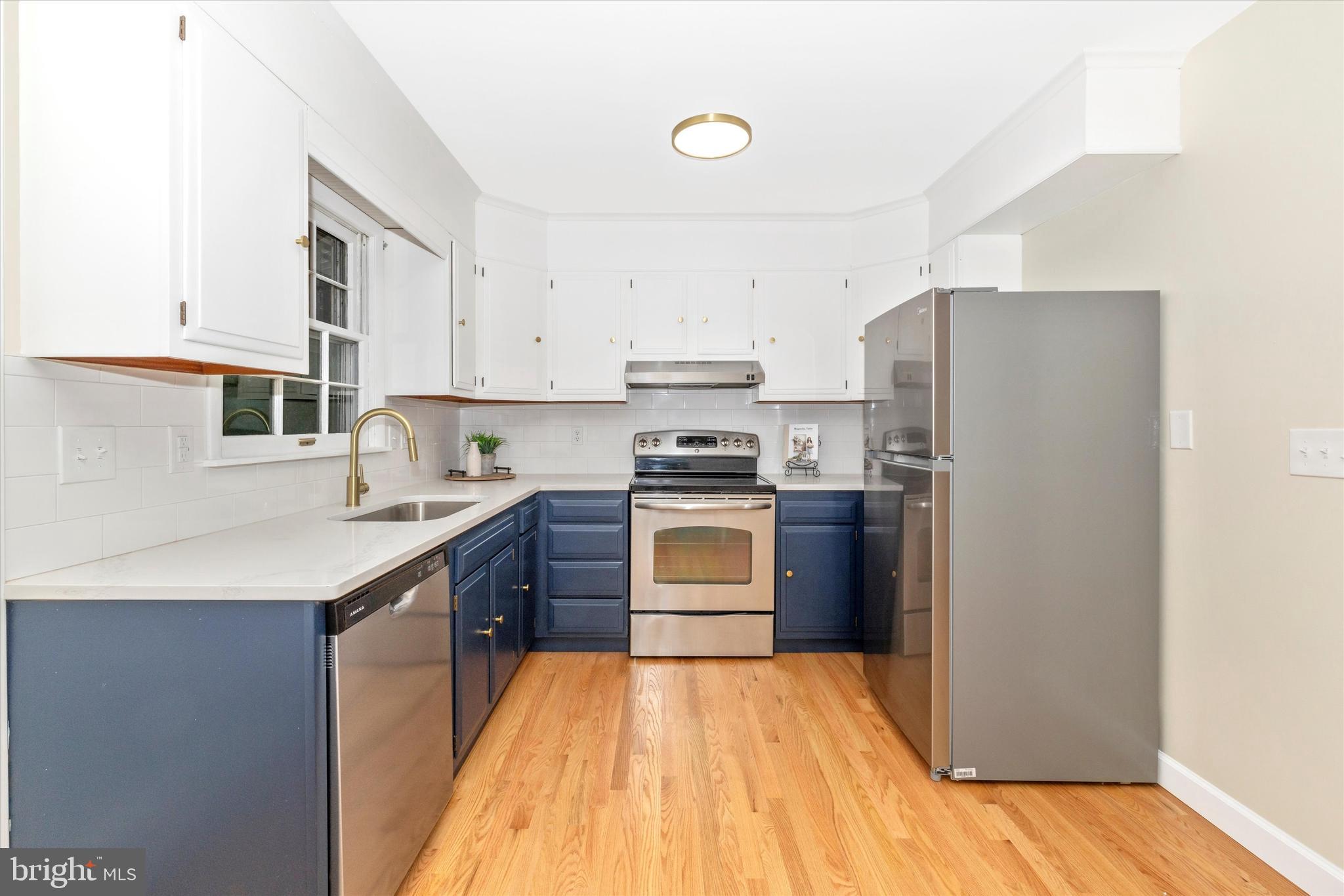 BROADVIEW ACRES - Residential