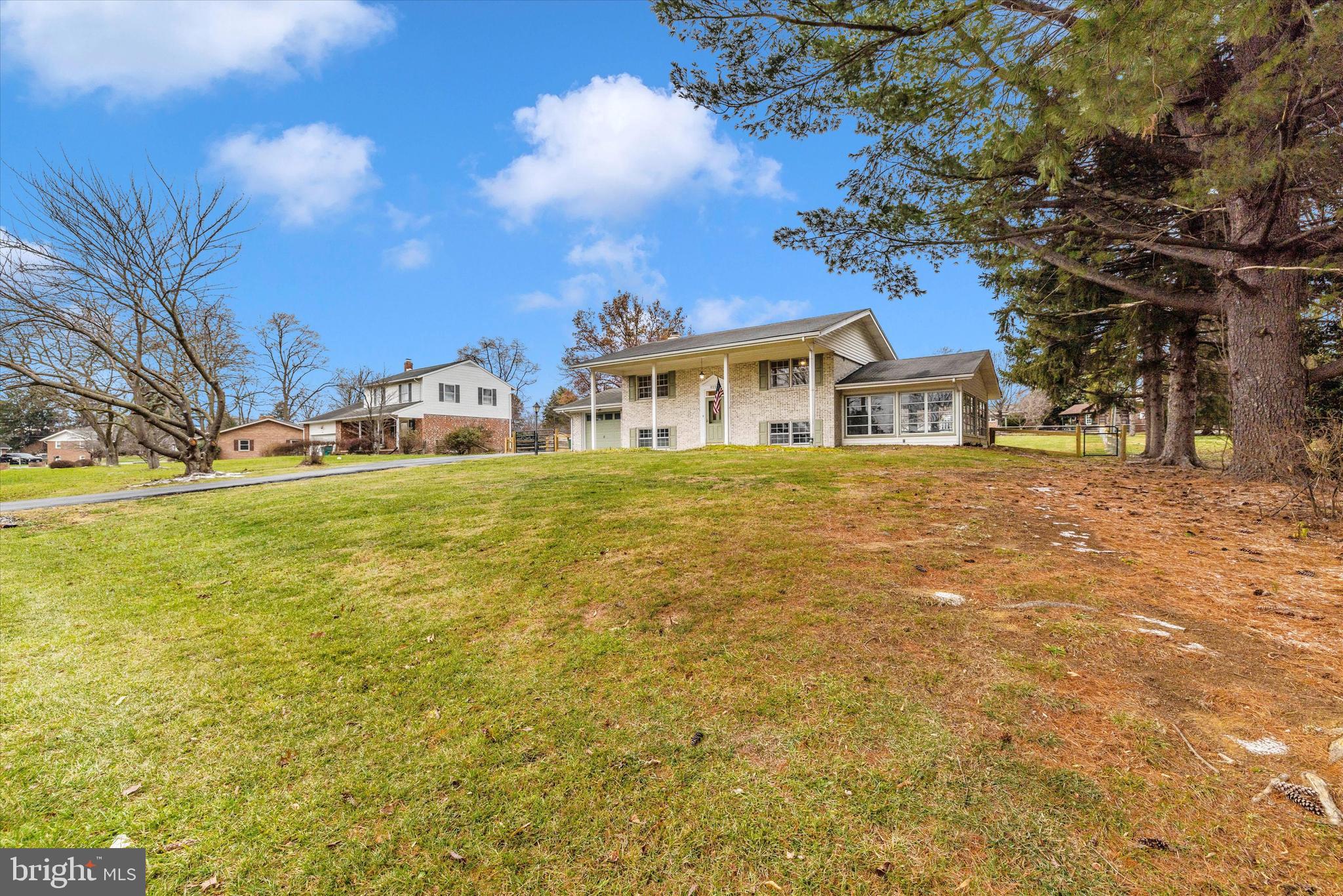 BROADVIEW ACRES - Residential