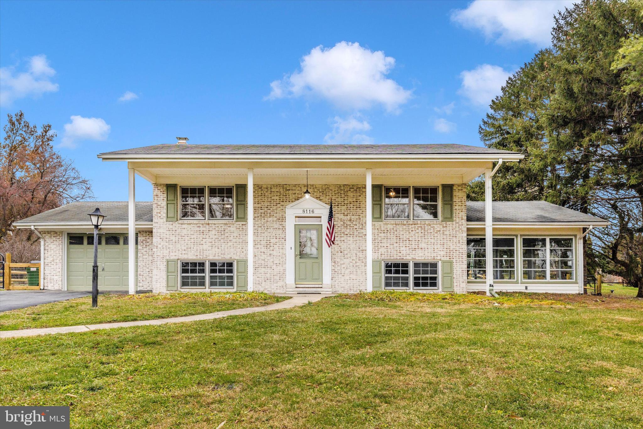 BROADVIEW ACRES - Residential