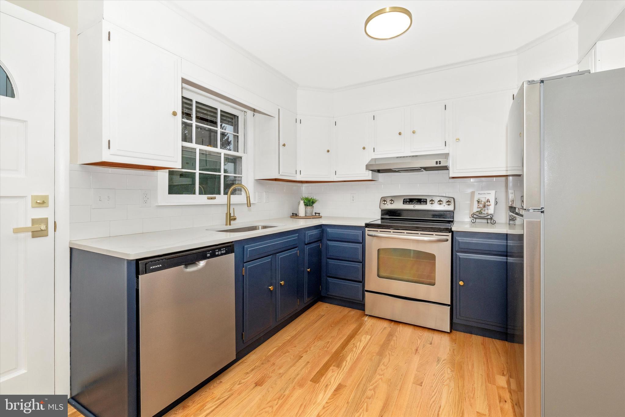 BROADVIEW ACRES - Residential