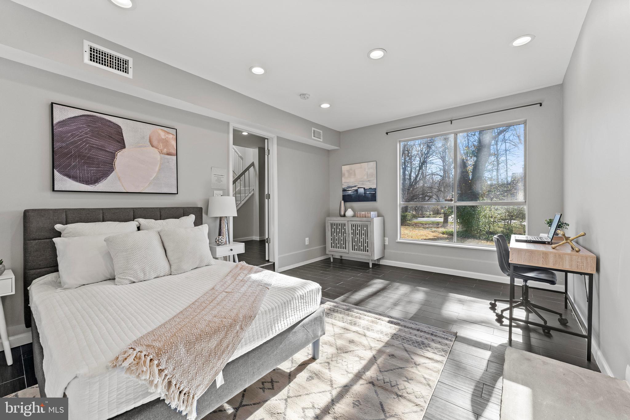 STONEGATE - Residential