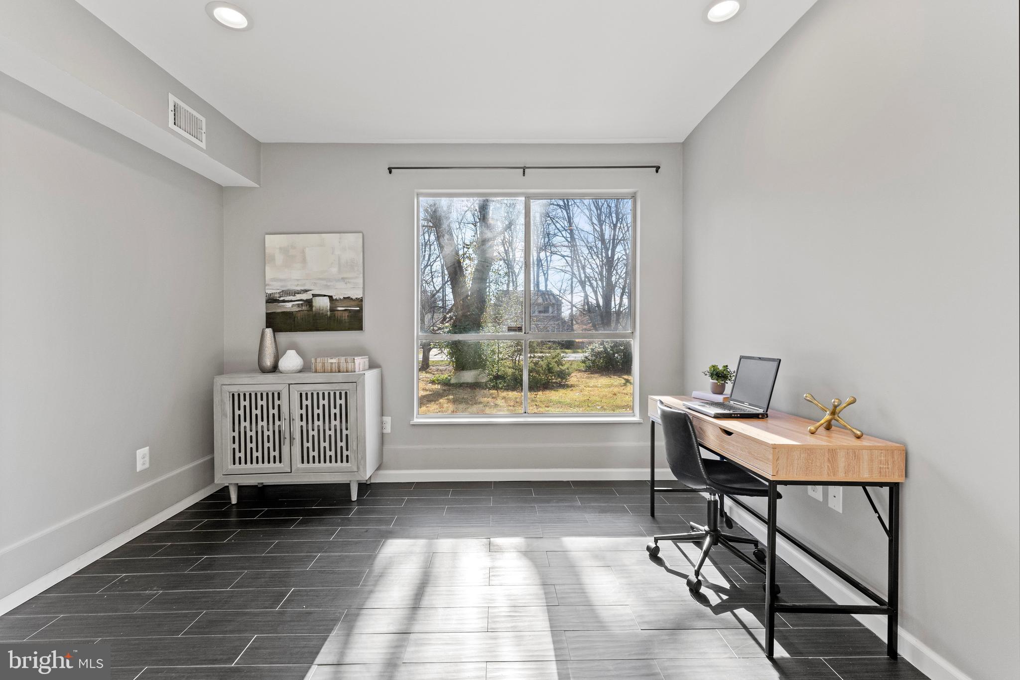 STONEGATE - Residential