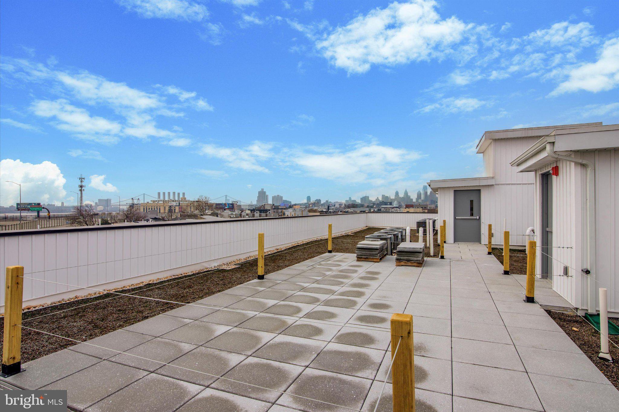1221 E FLETCHER STREET 212
