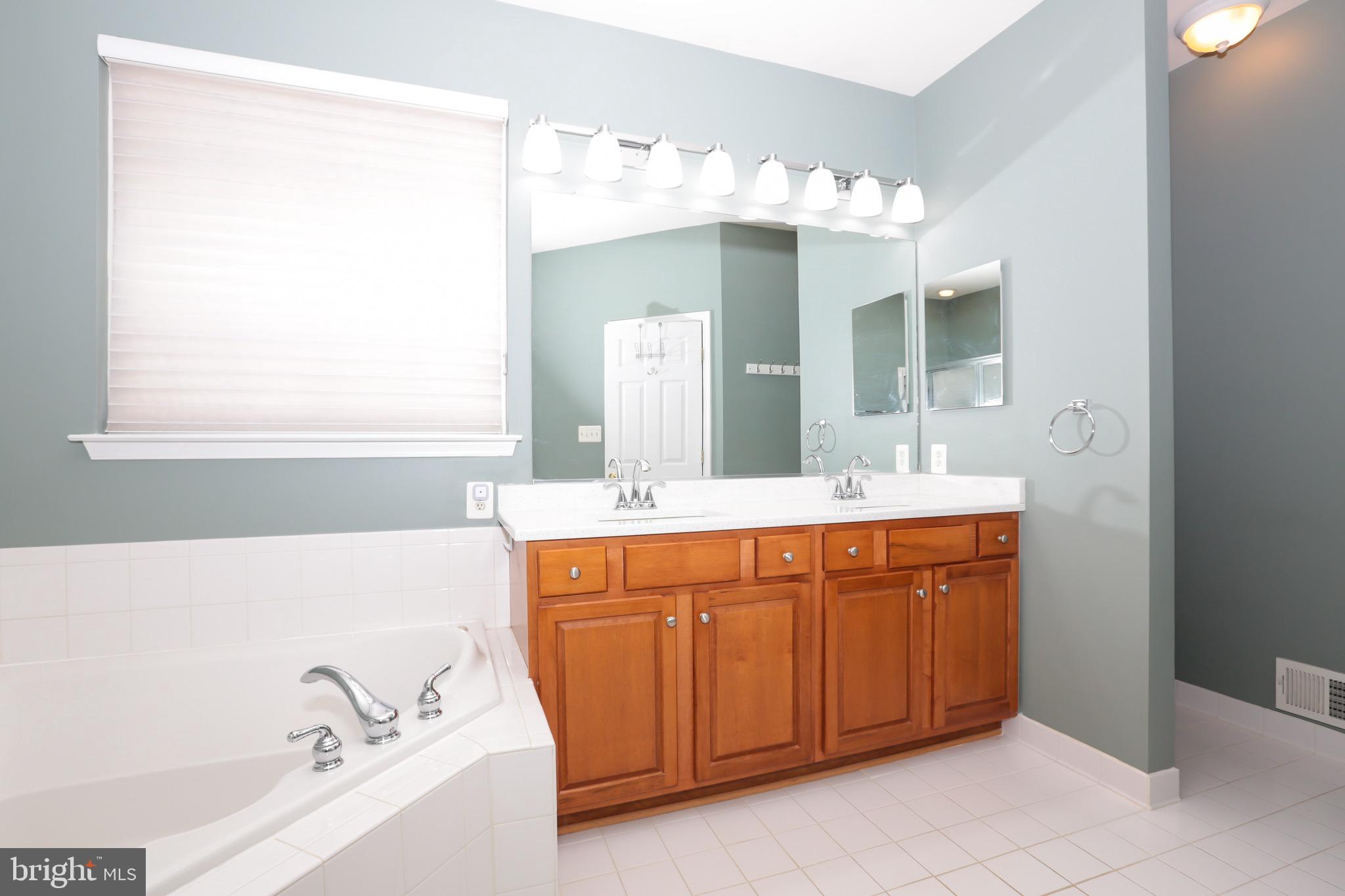 VINT HILL - Residential