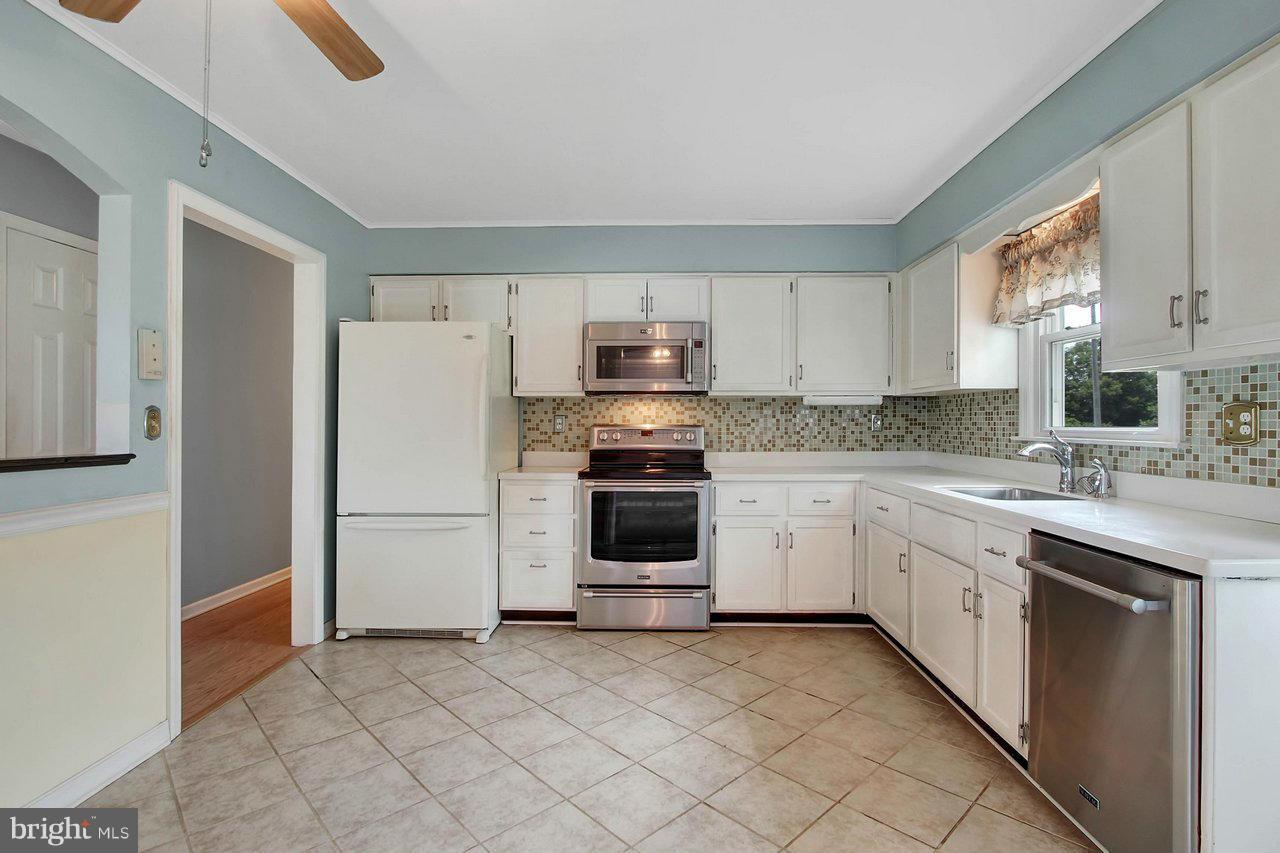 WHITE HALL - Residential