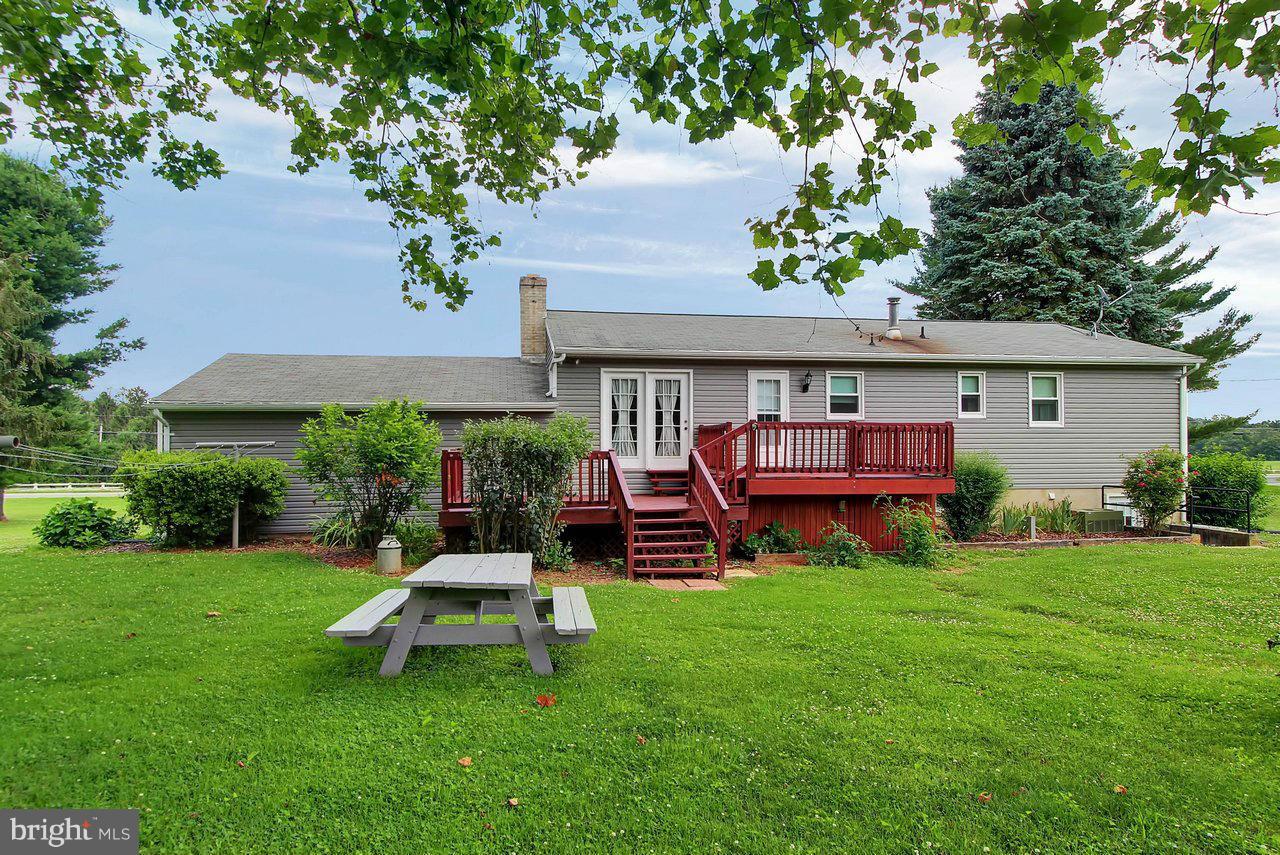 WHITE HALL - Residential