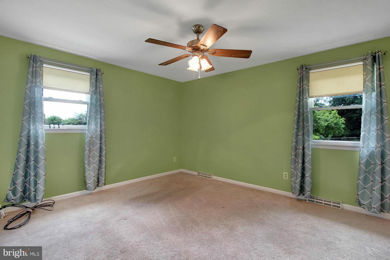 WHITE HALL - Residential