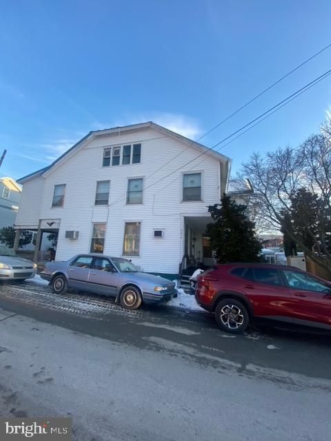 Townhouse For Sale - 216 North Street<br/> MILLERSBURG, PA 17061