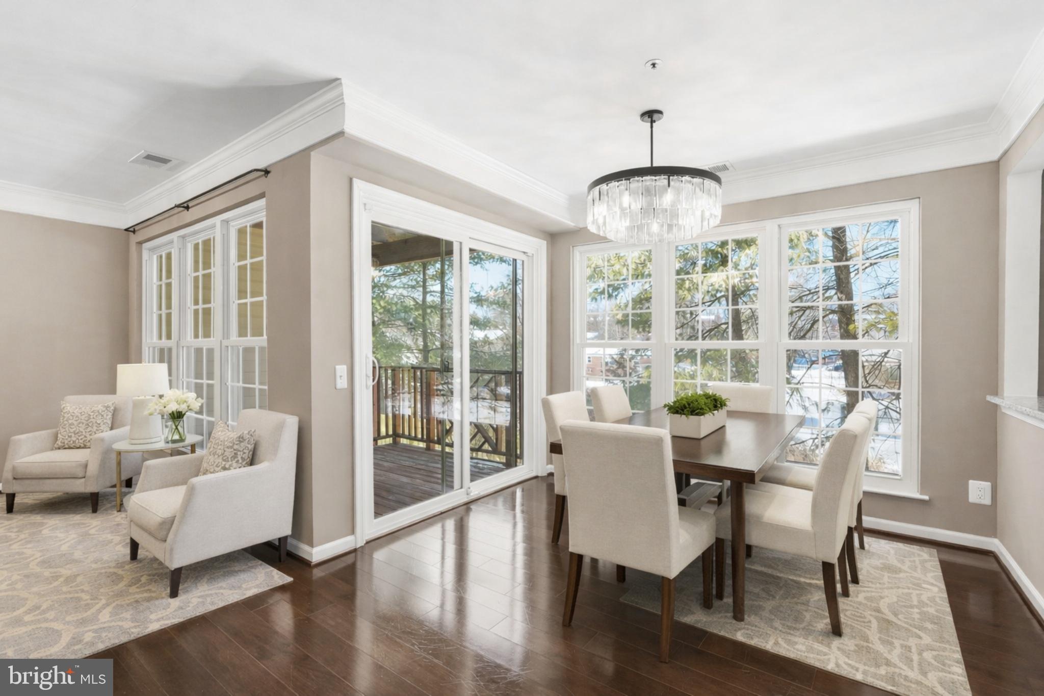 LEE LANDING COND - Residential