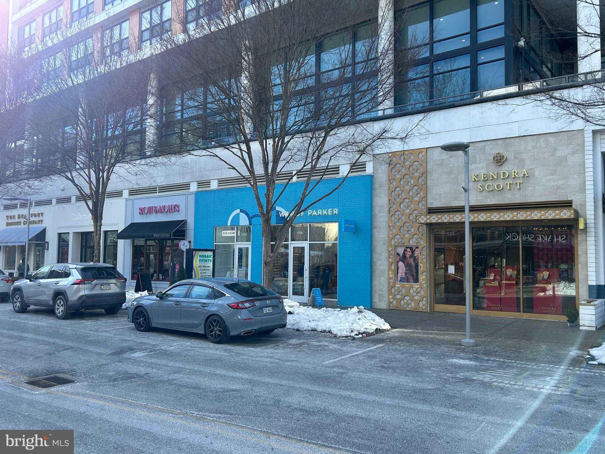 LEE LANDING COND - Residential