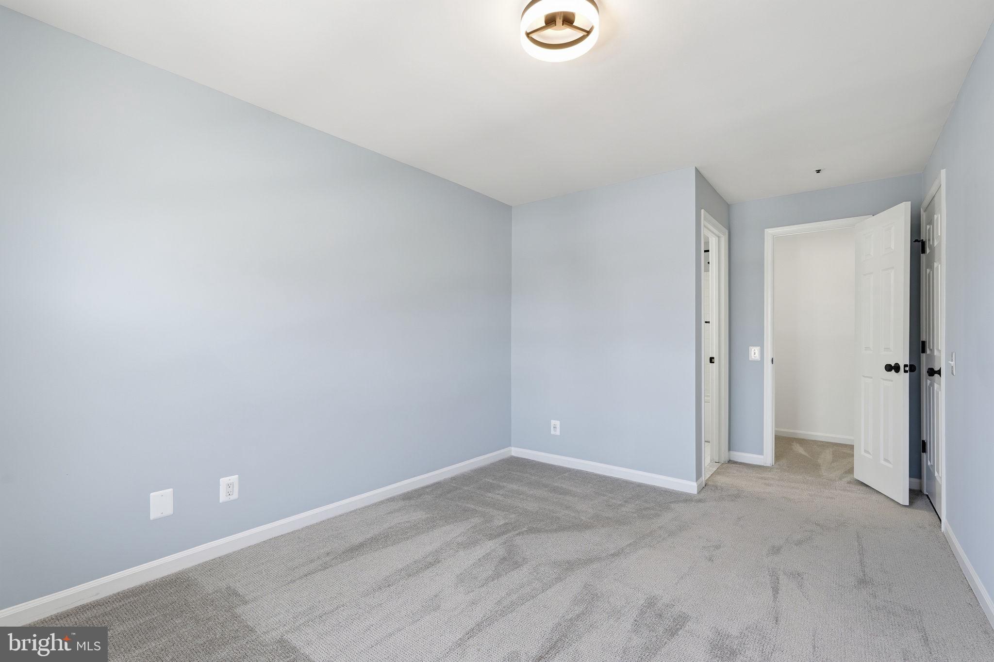 LEE LANDING COND - Residential