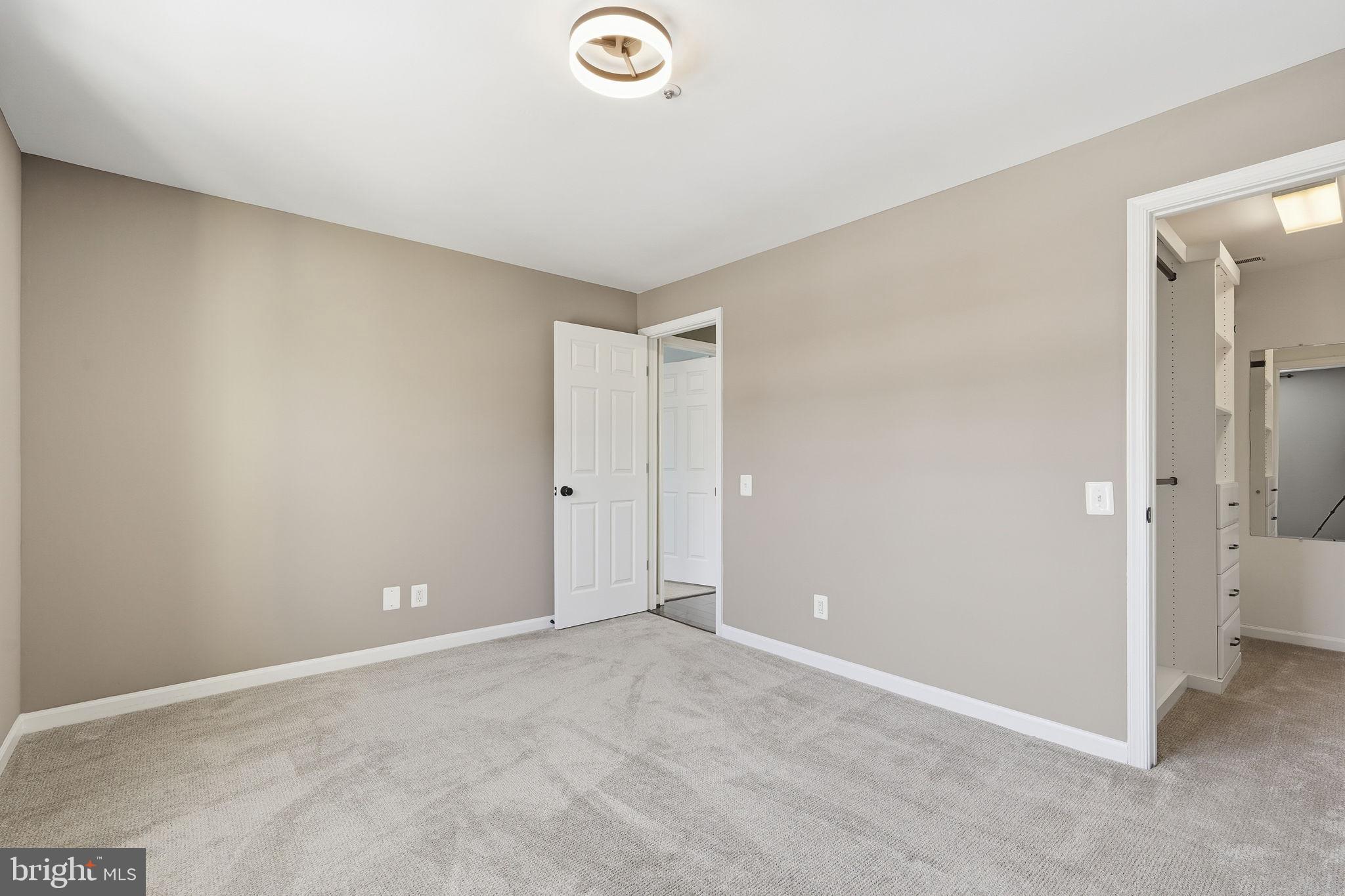 LEE LANDING COND - Residential