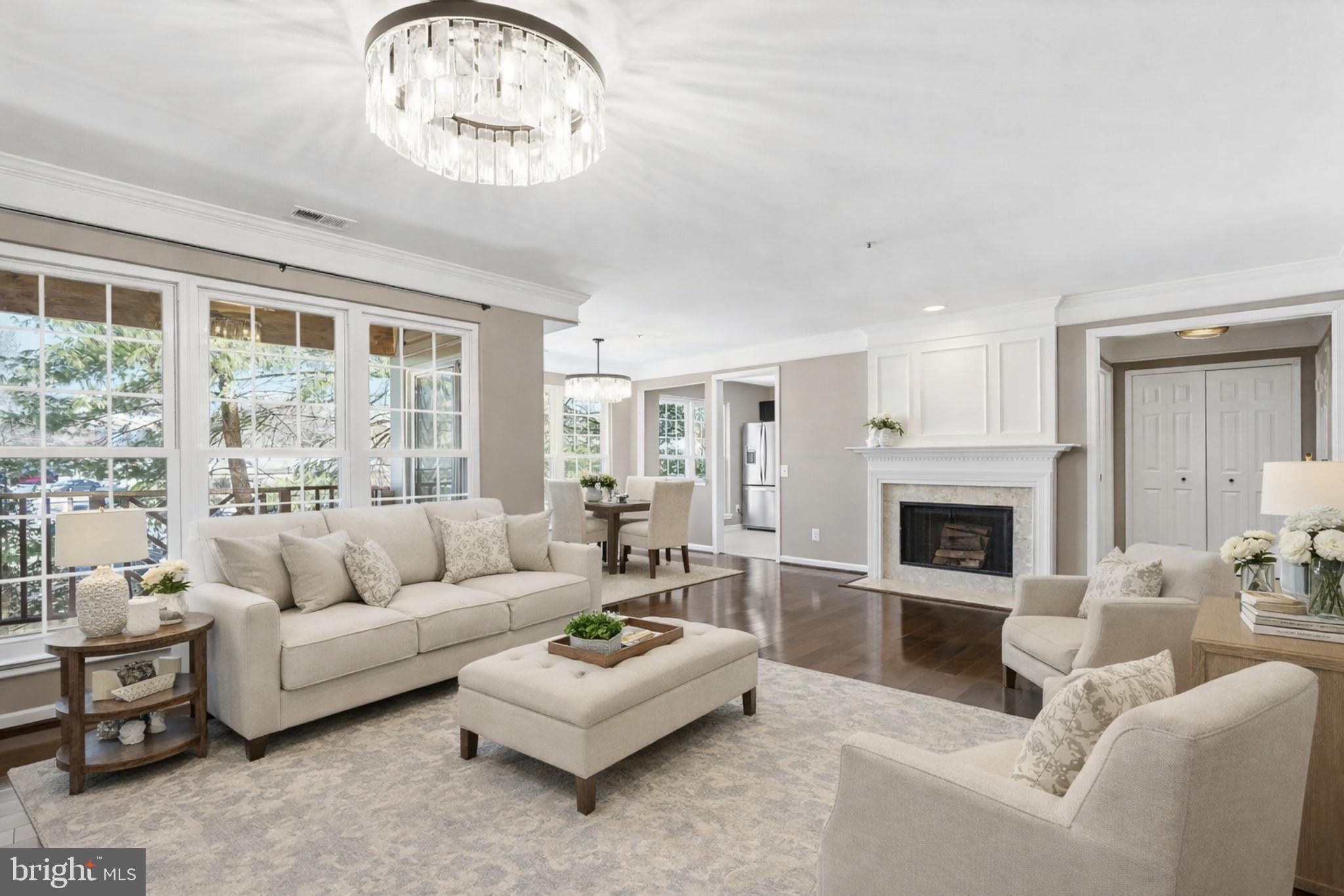 LEE LANDING COND - Residential