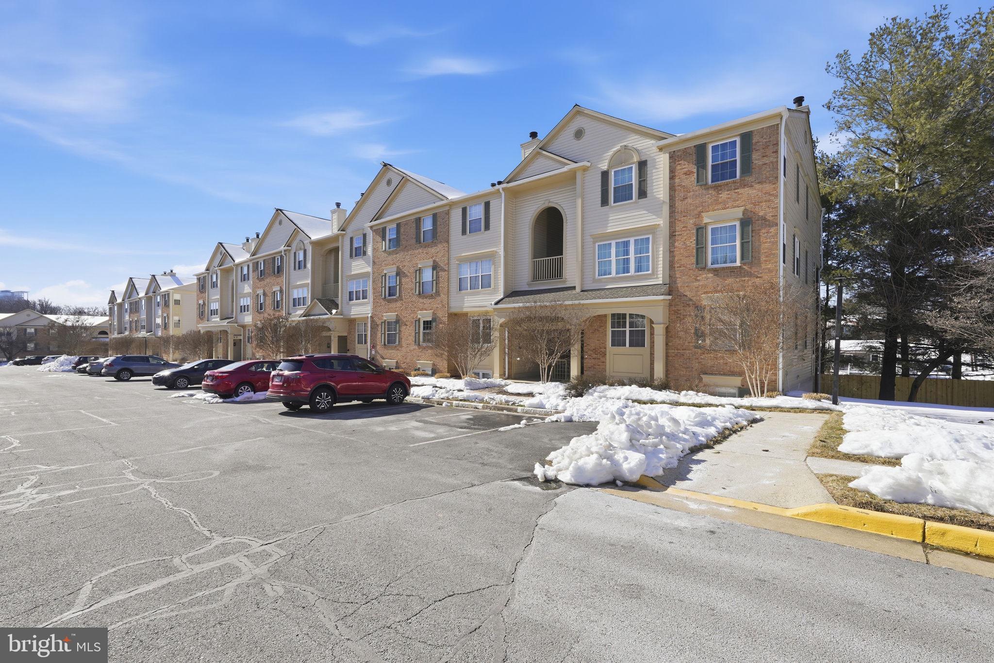 LEE LANDING COND - Residential