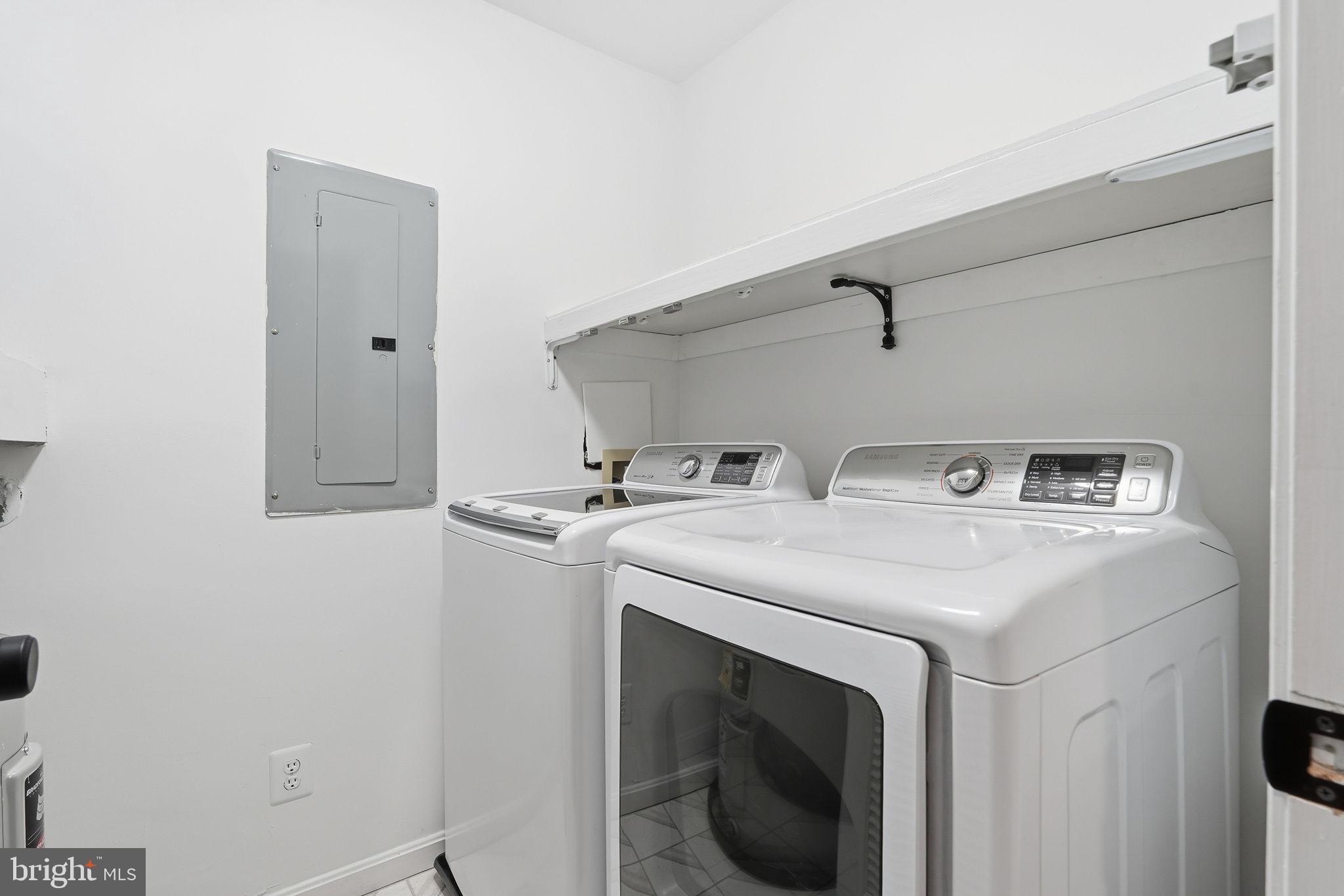 LEE LANDING COND - Residential