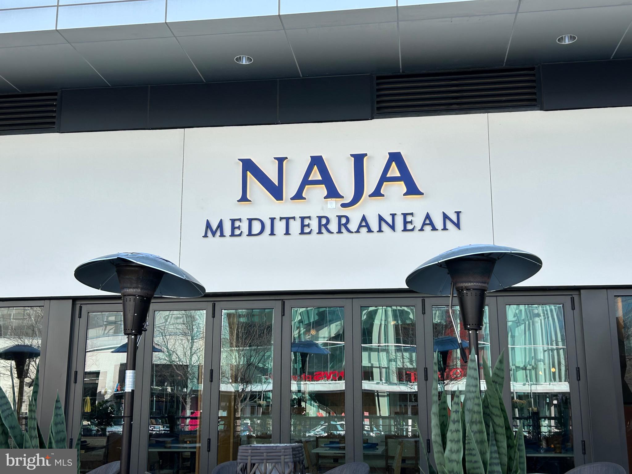 LEE LANDING COND - Residential