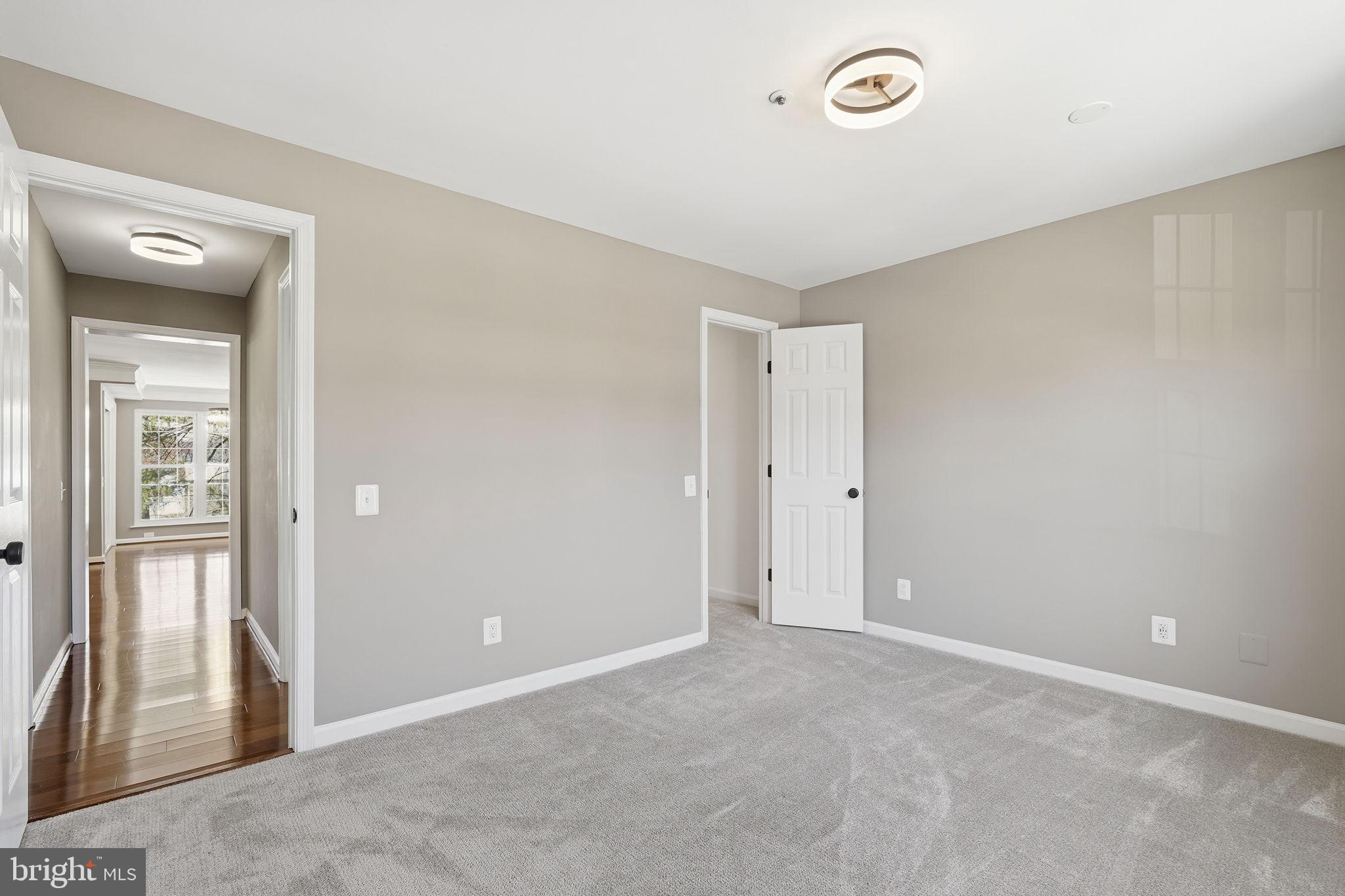 LEE LANDING COND - Residential