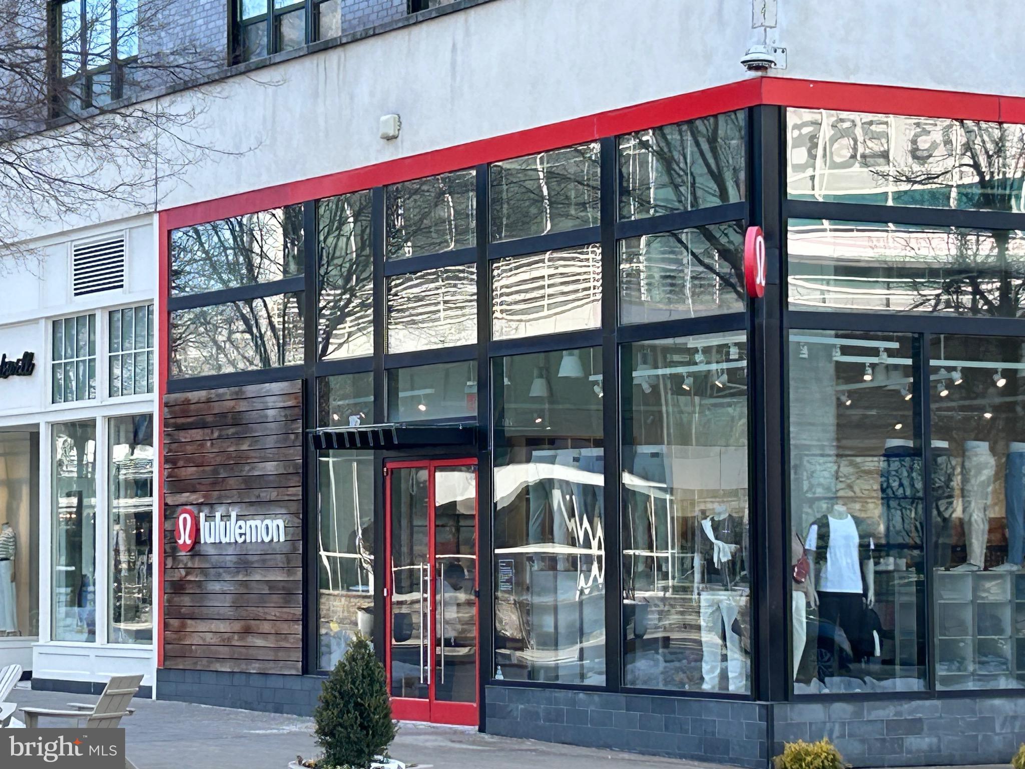 LEE LANDING COND - Residential