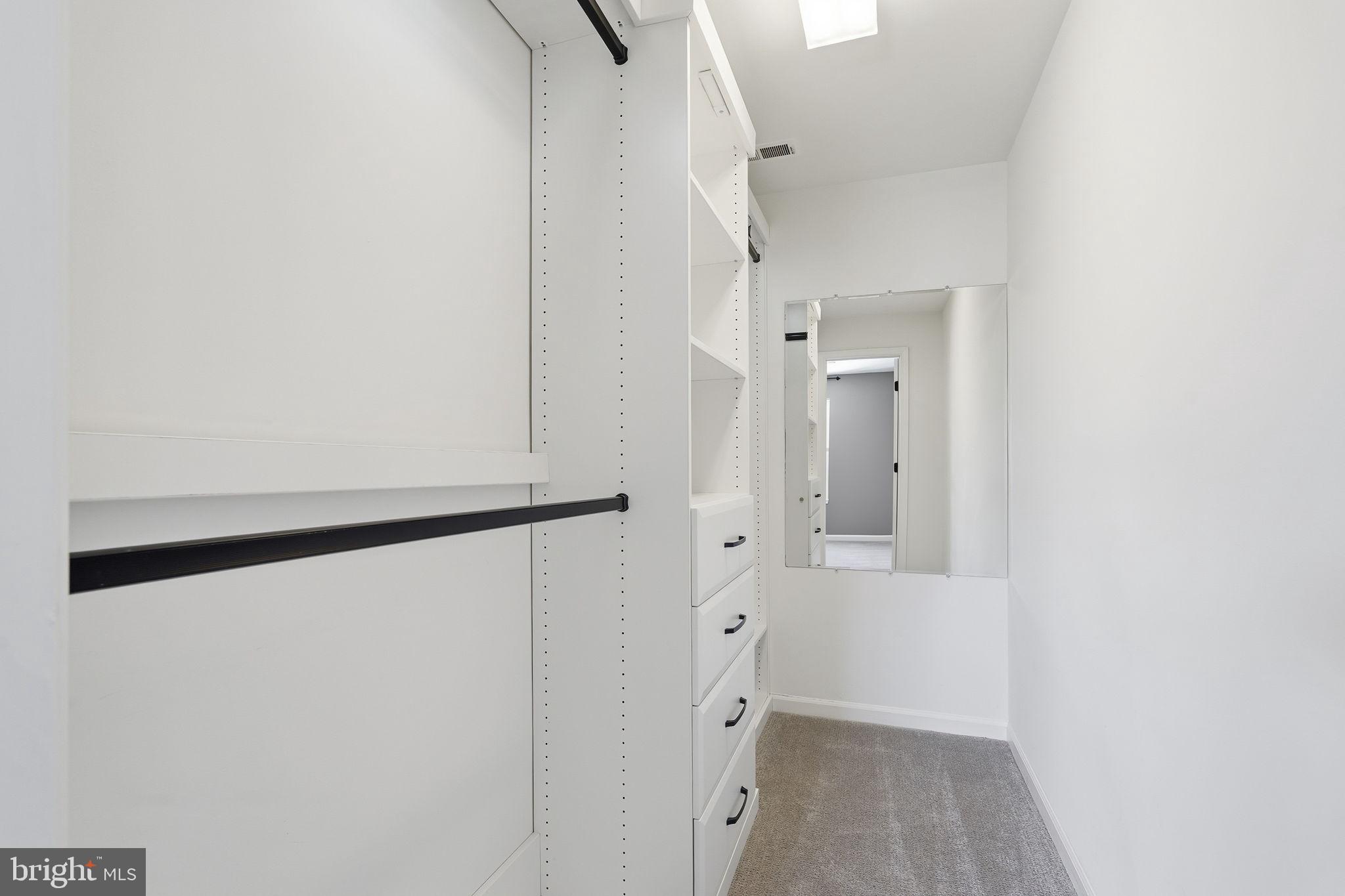 LEE LANDING COND - Residential