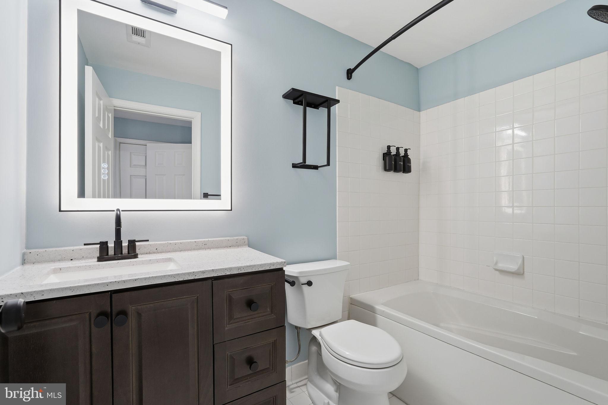 LEE LANDING COND - Residential