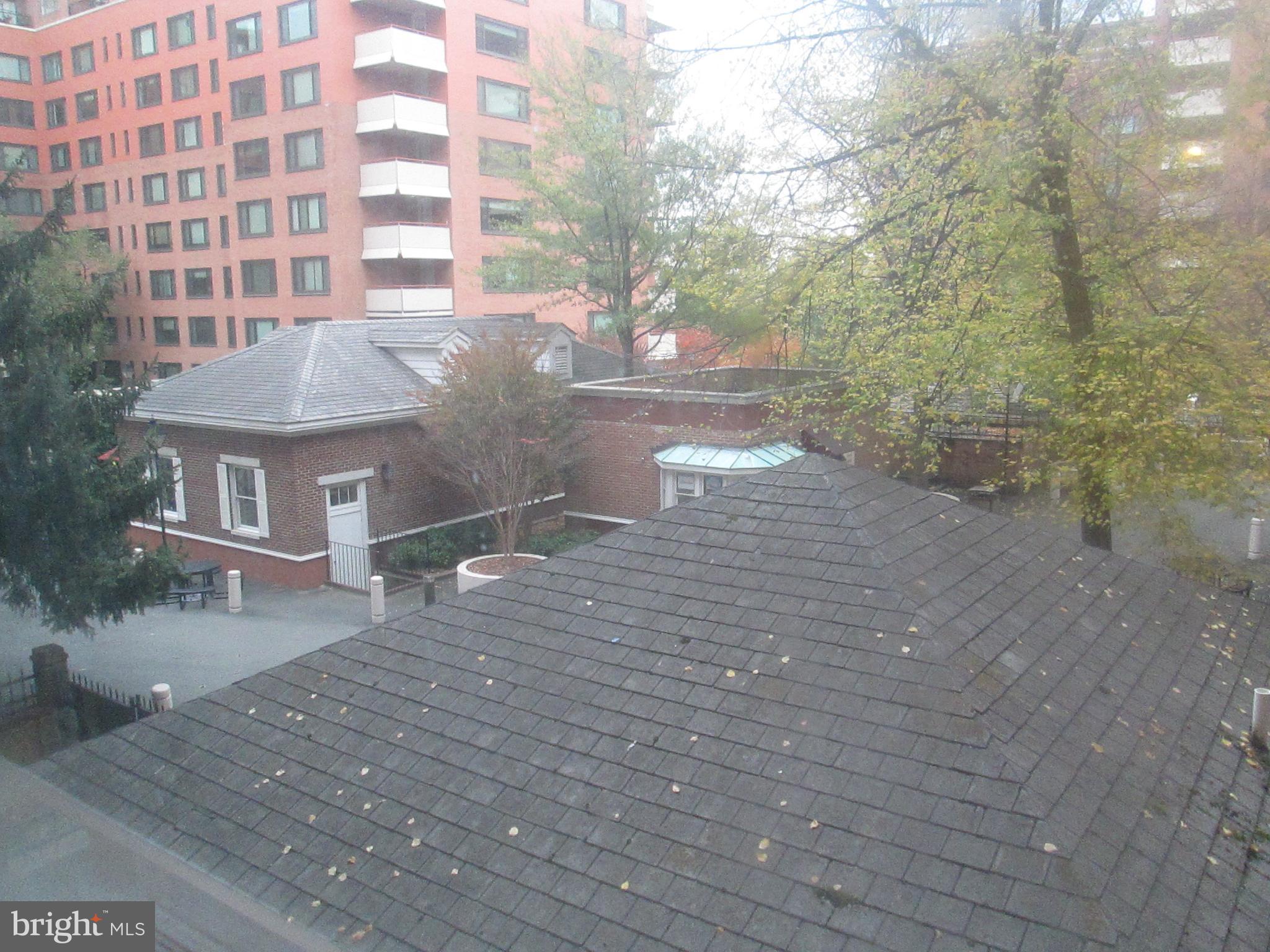 RIVER PLACE - Residential Lease