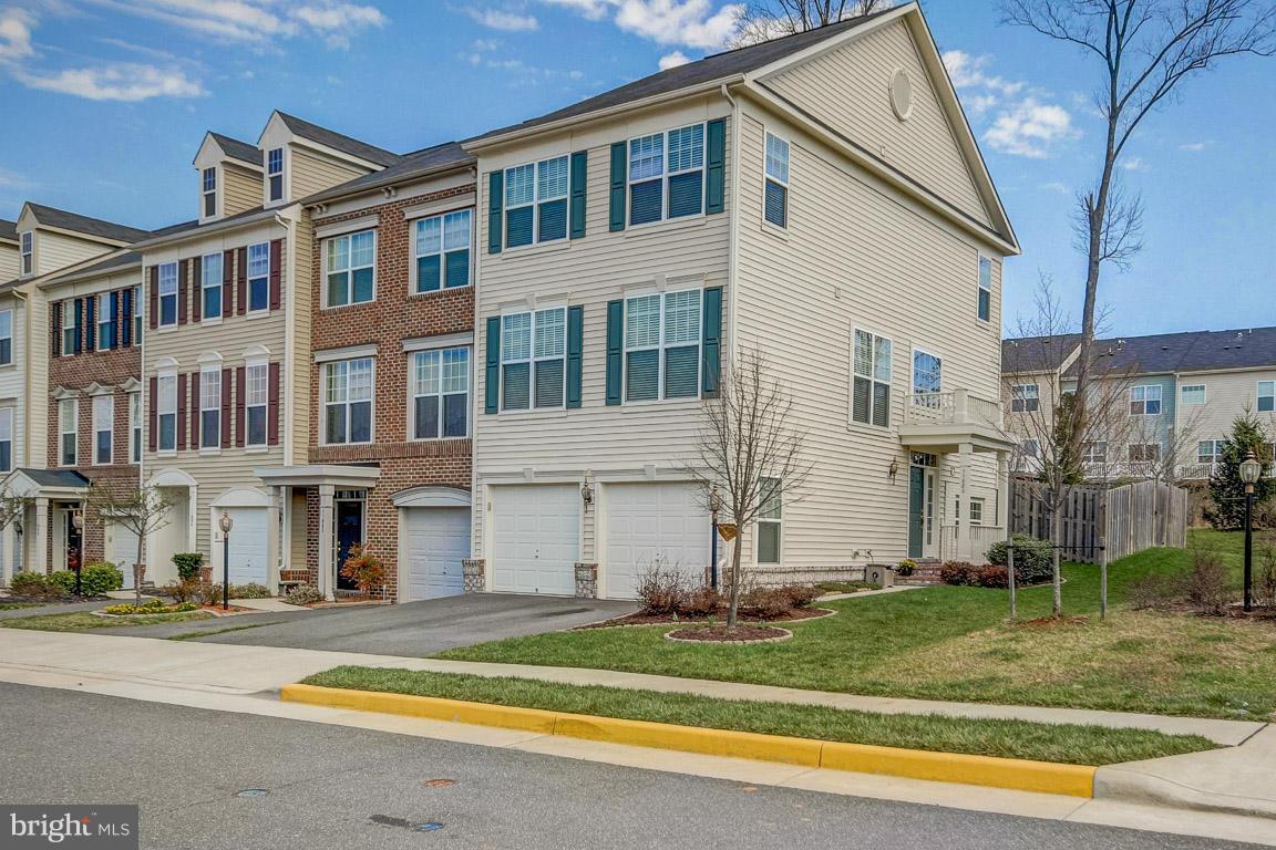 PEMBROOKE - Residential