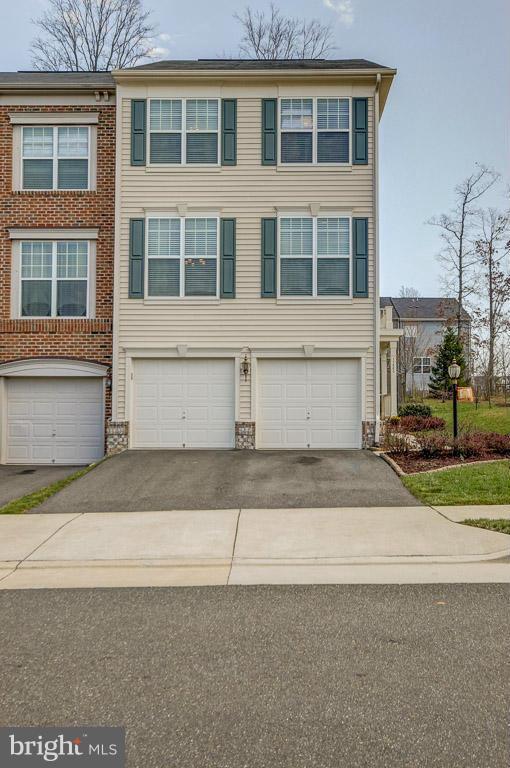 PEMBROOKE - Residential