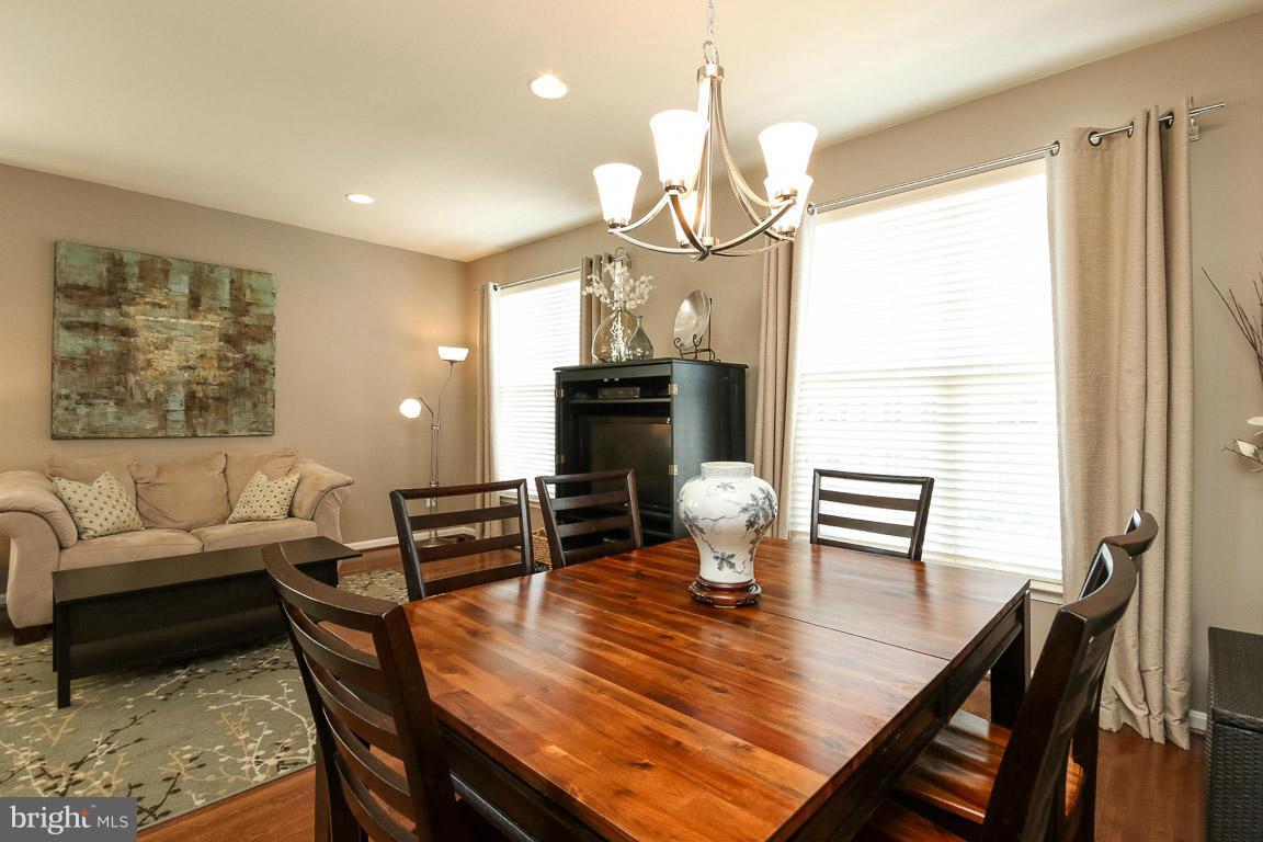 PEMBROOKE - Residential