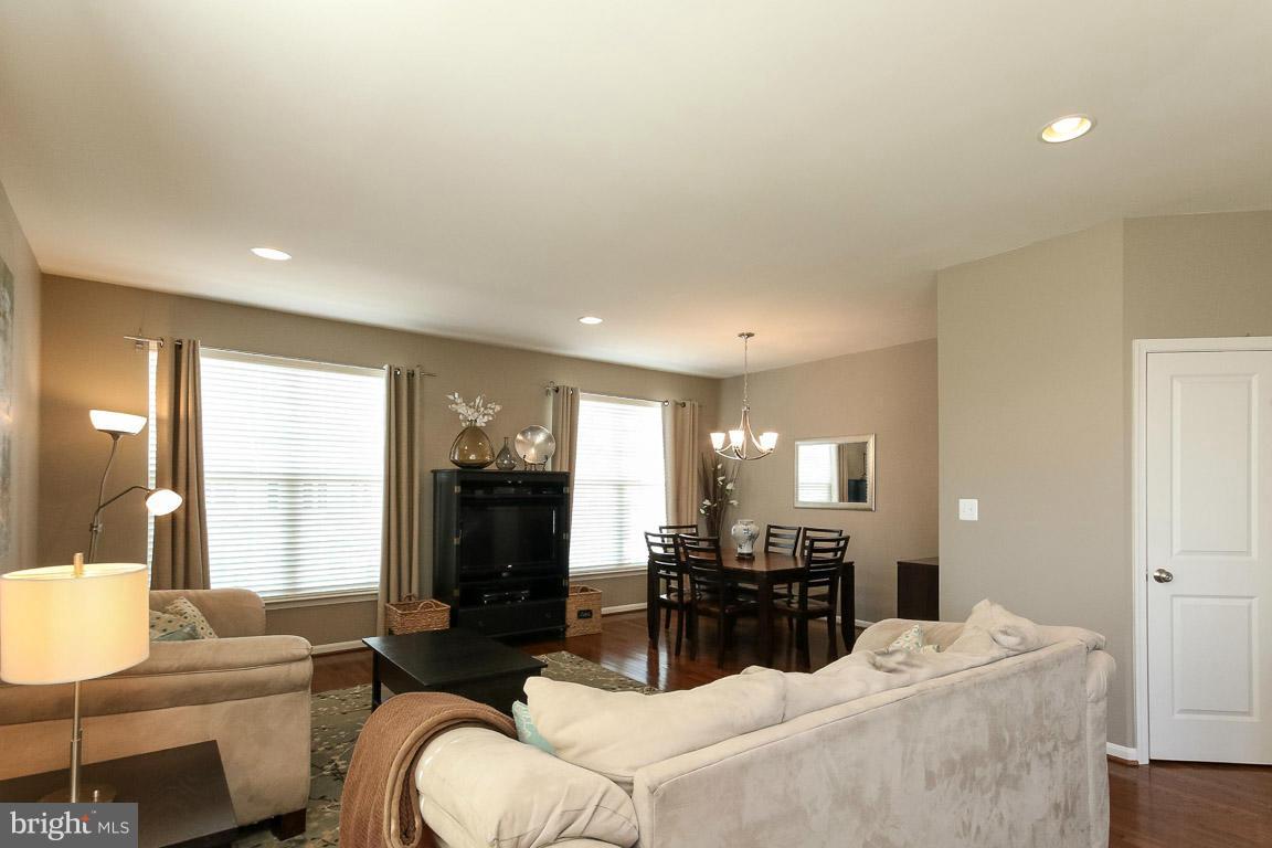 PEMBROOKE - Residential