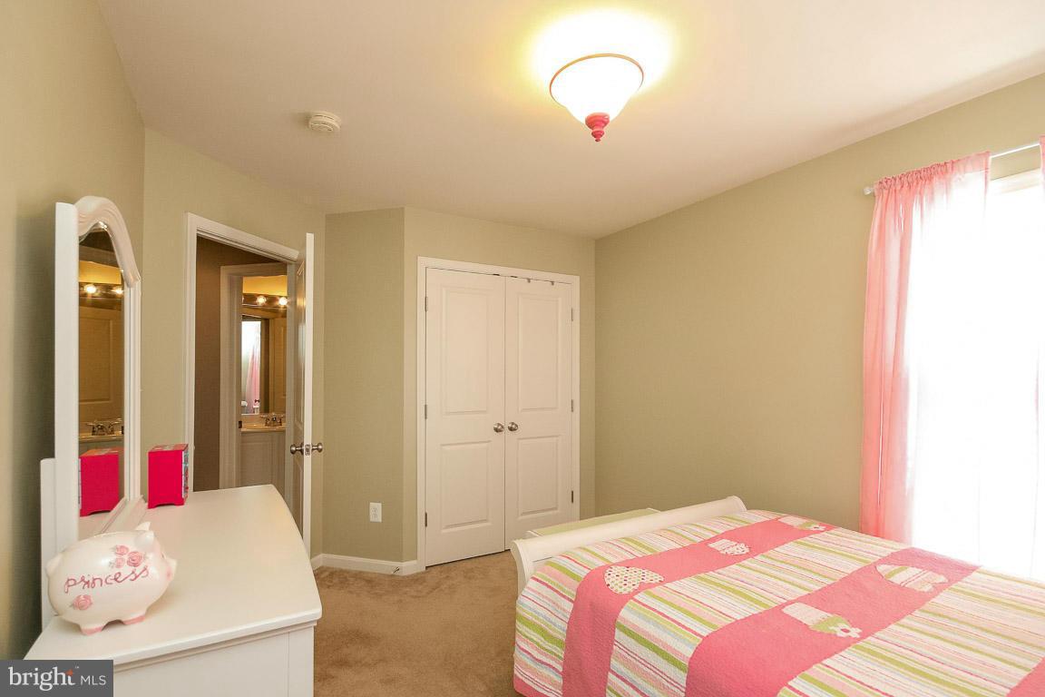 PEMBROOKE - Residential