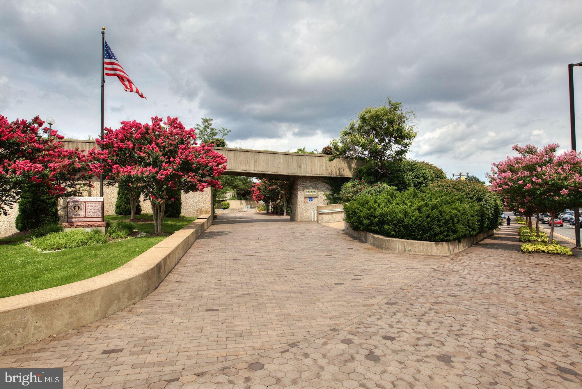 ROSSLYN - Residential