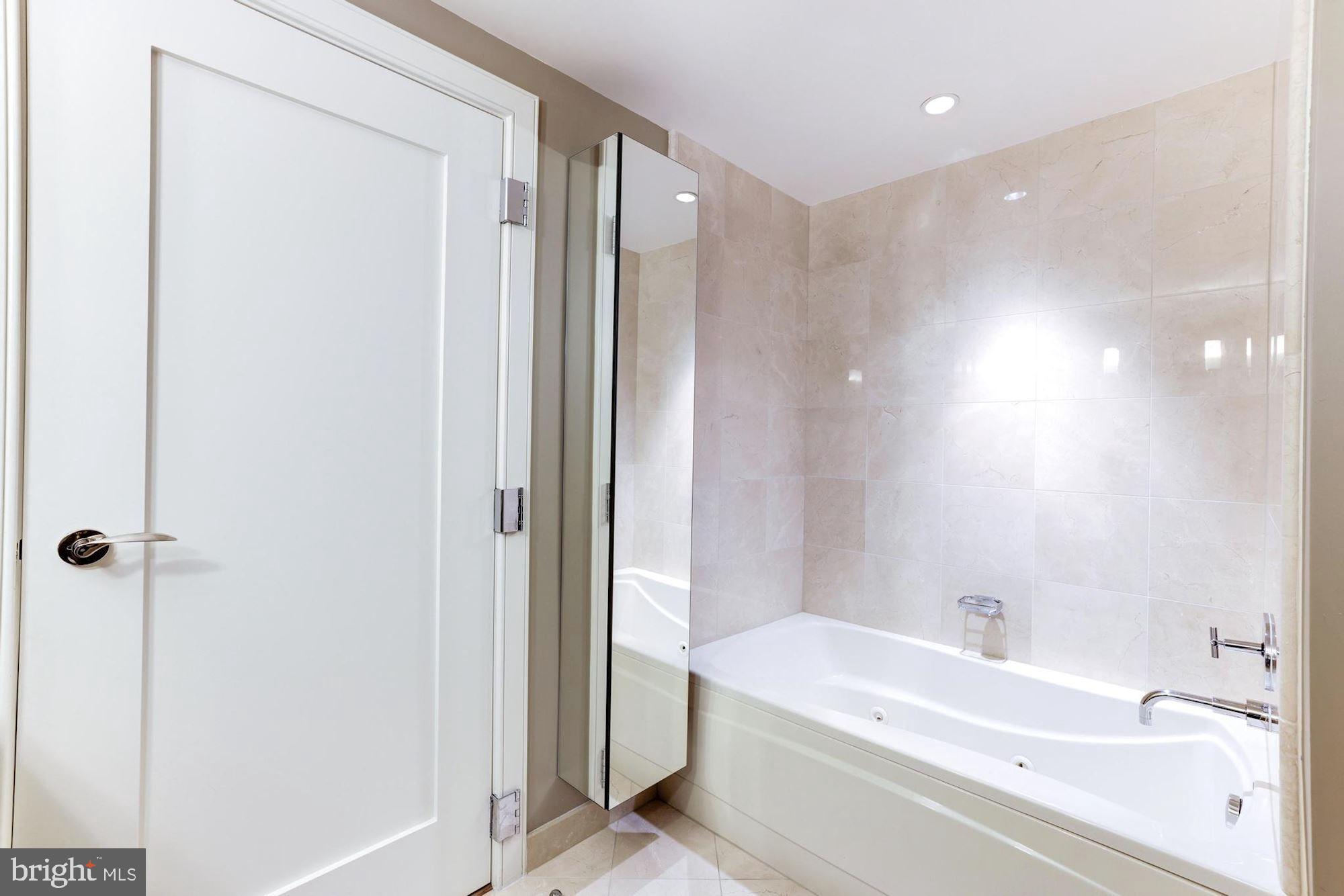 ROSSLYN - Residential