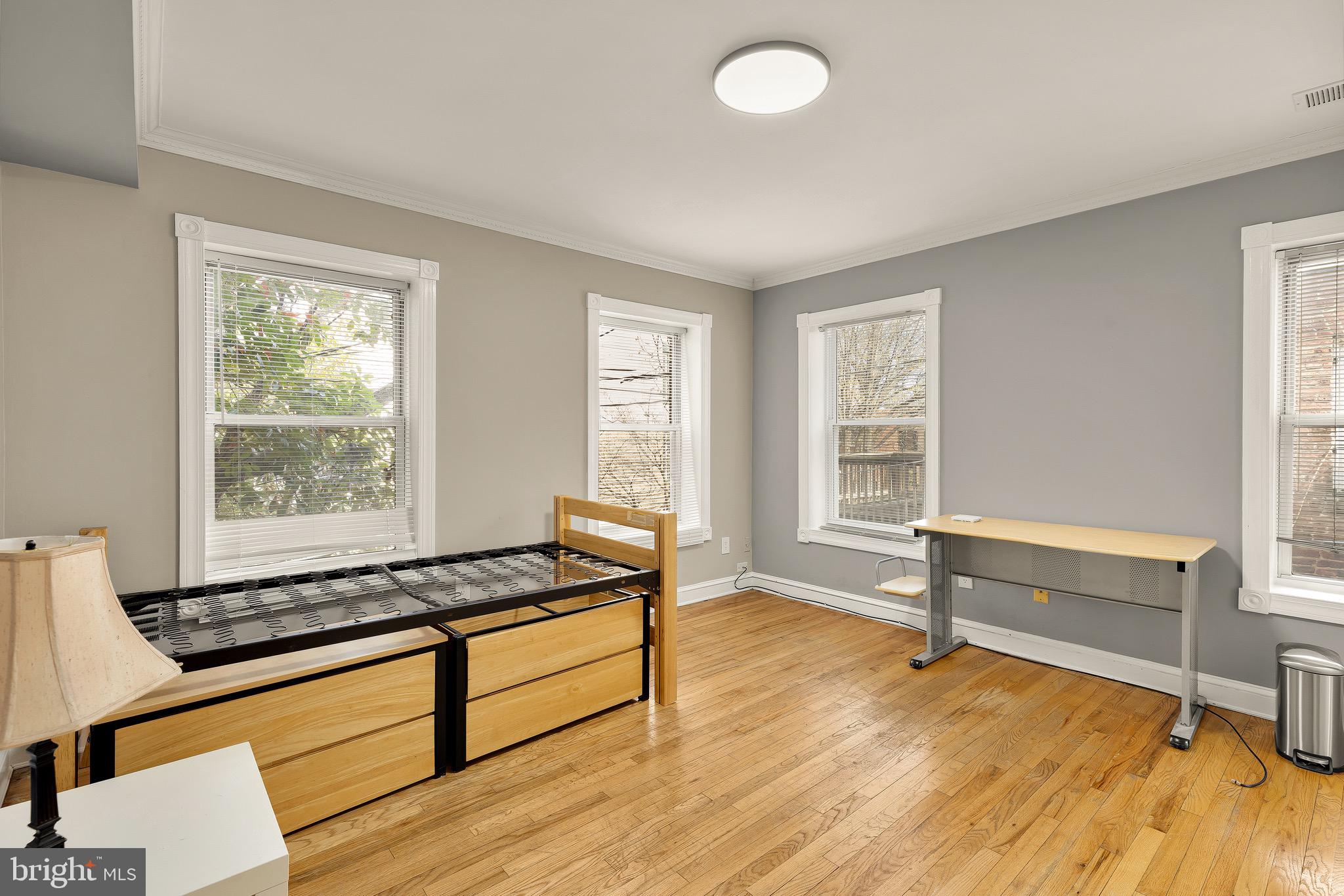 CAPITOL HILL - Residential Income