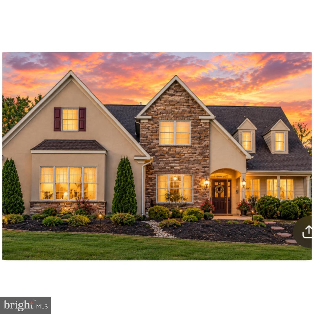 Photo of 31 Cobble Lane, ELIZABETHTOWN, PA 17022 (MLS # PALA2082108)