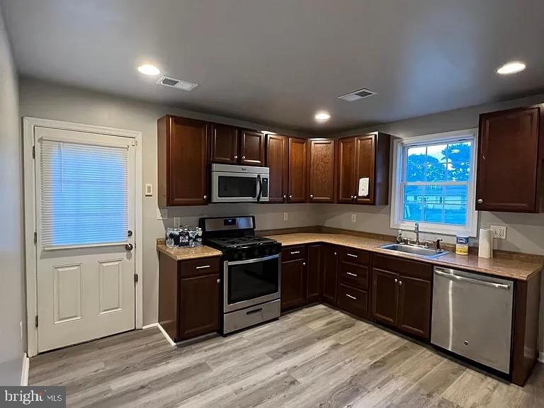 HAYWOOD HEIGHTS - Residential Lease