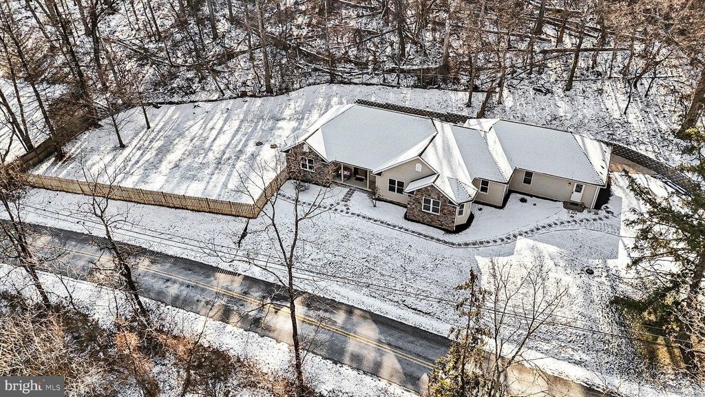 Photo of 521 Stoney Run Road, DILLSBURG, PA 17019 (MLS # PAYK2094102)