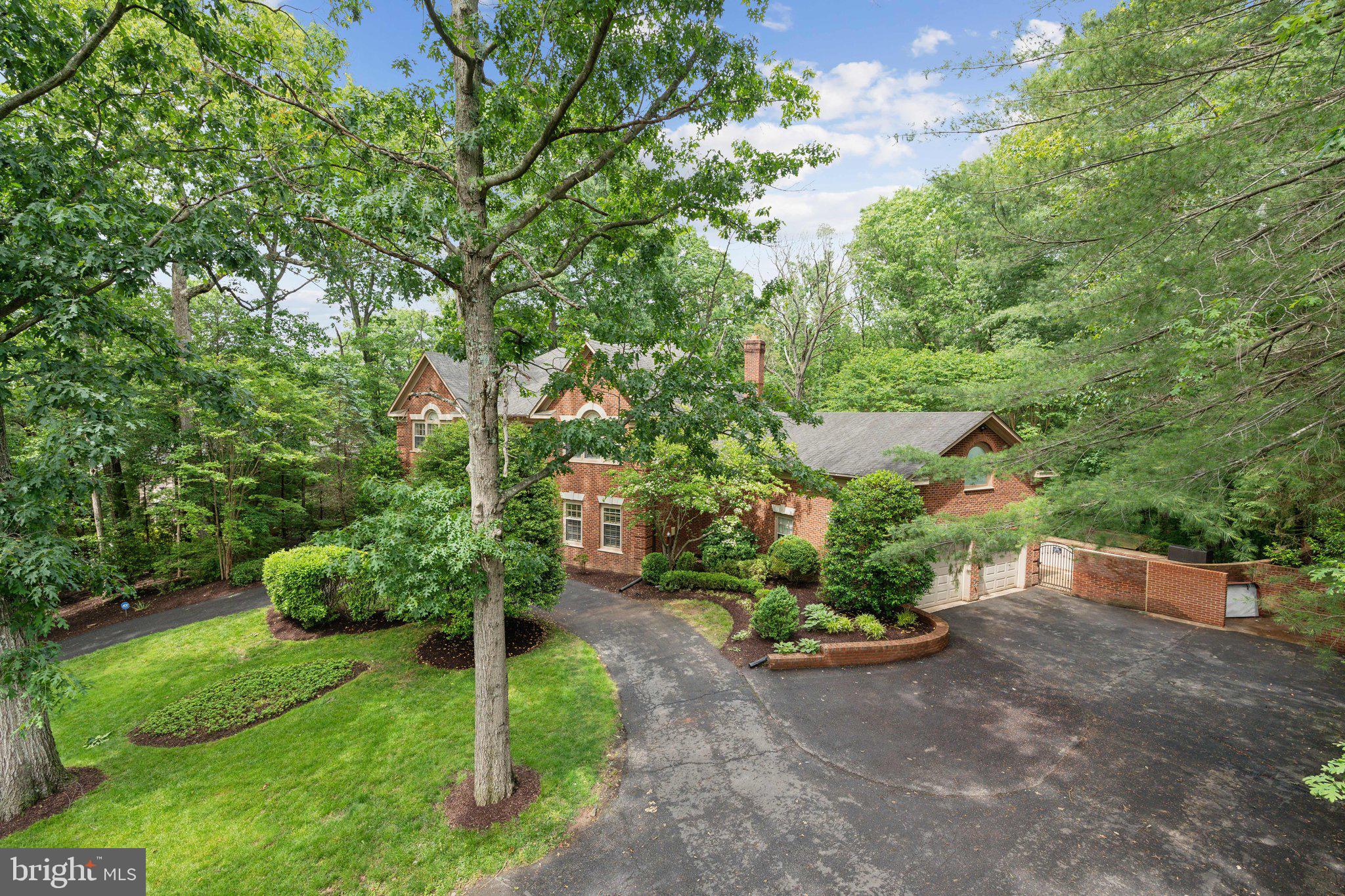 8702 OLD DOMINION DRIVE