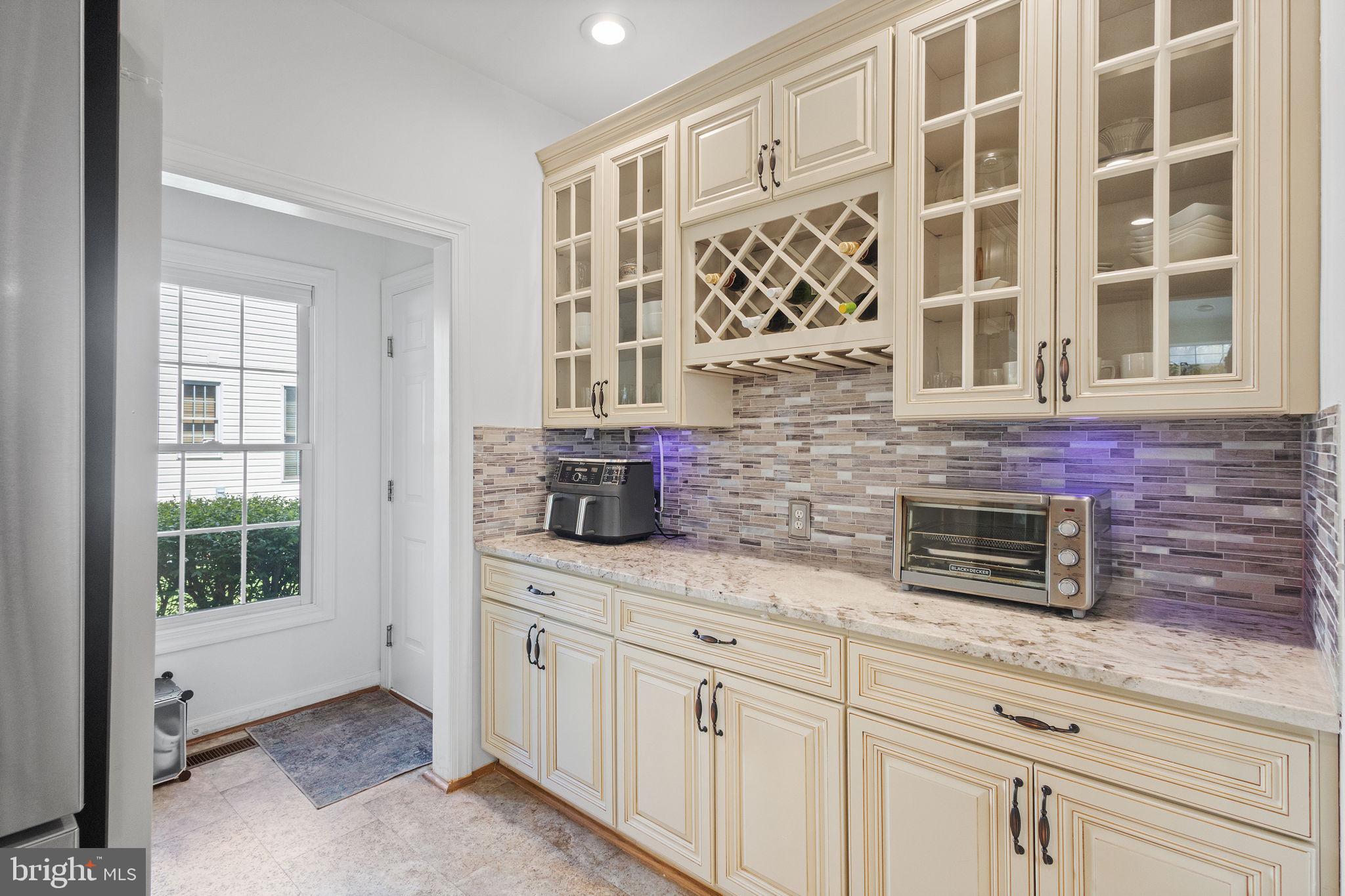 FOREST MANOR - Residential